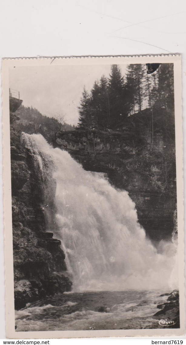 25 Frontiere Franco-suisse  Bassin Et Saut Du Doubs - Autres & Non Classés