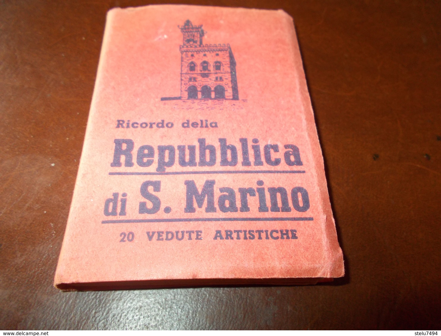 B721   Libretto San Marino Cm9x6 Presenza Lievi Pieghe - San Marino