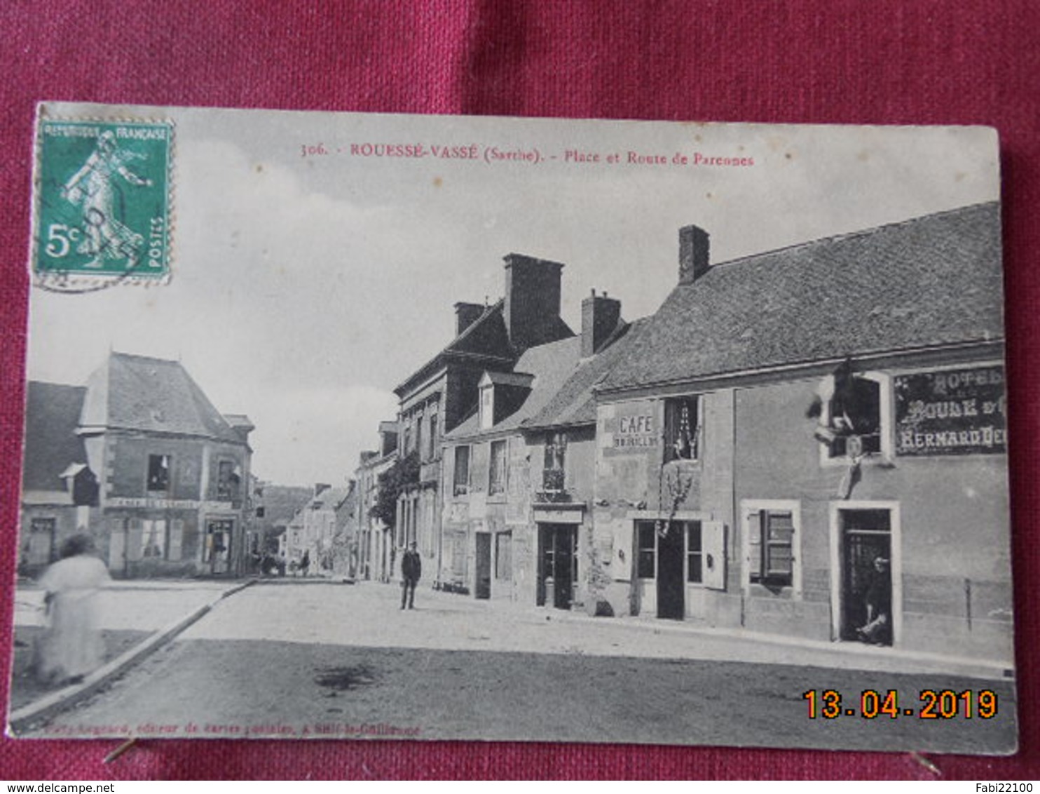 CPA - Rouessé-Vassé - Place Et Route De Parennes - Other & Unclassified