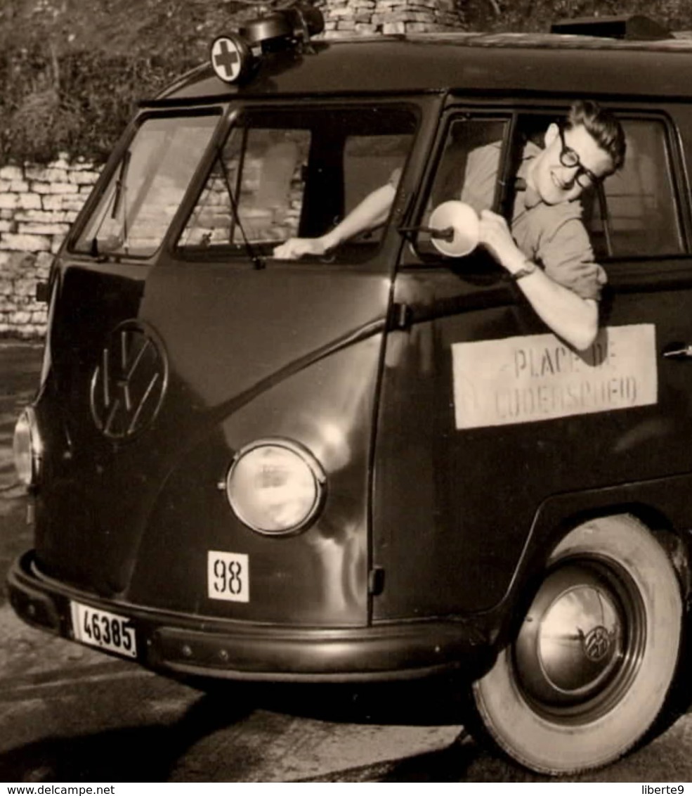 Automobile Volkswagen 1954 Combien Place De Ludenscheid Photo C.6cm Collée Sur Carton - Soest ? Croix Rouge - Automobiles