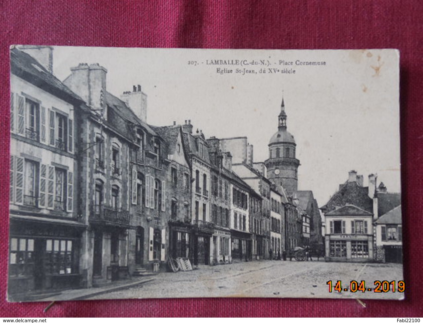 CPA - Lamballe - Place Cornemuse - Eglise St-Jean - Lamballe