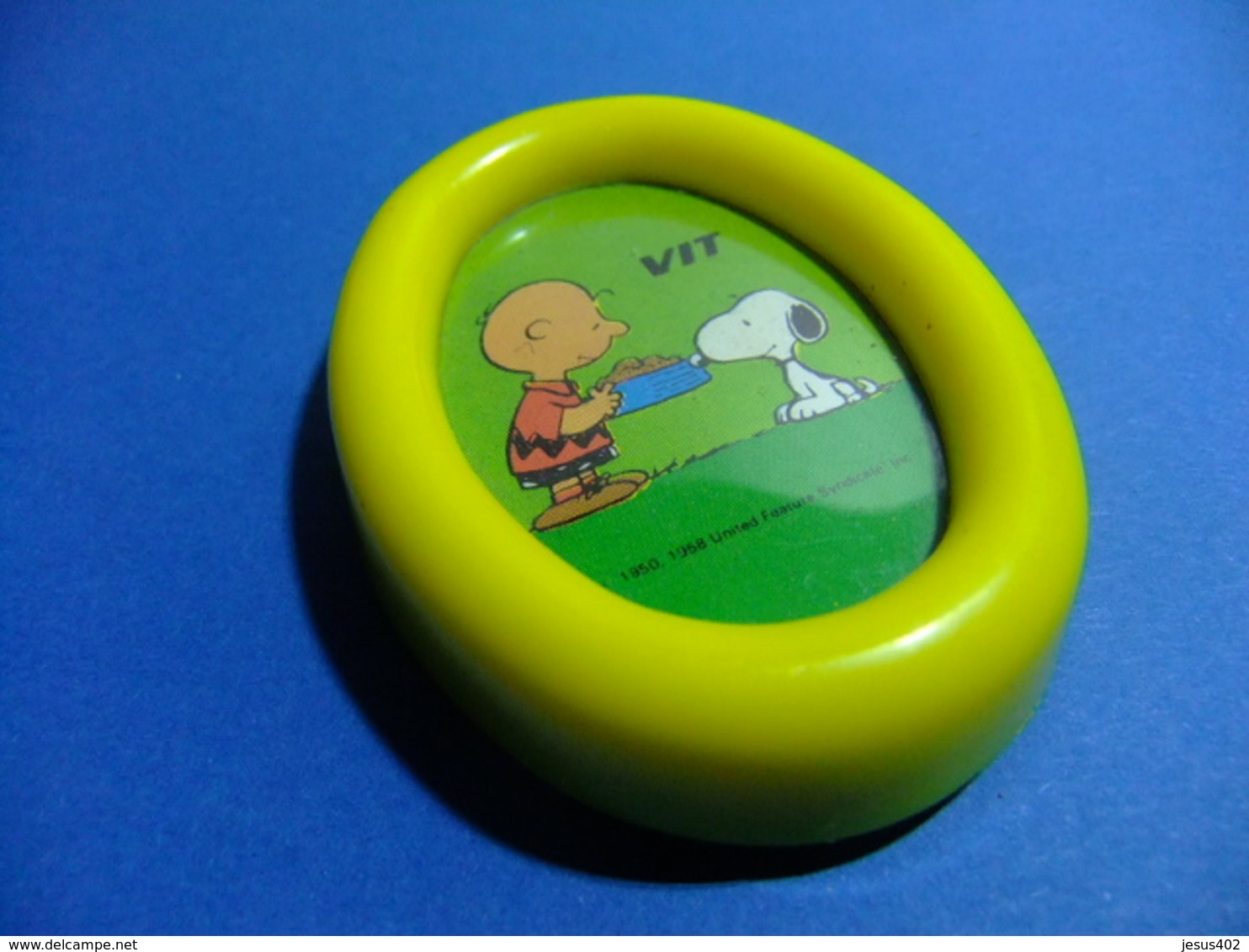 PIN Snoopy Y Carlitos Regalo De DANONE - Marcas Registradas