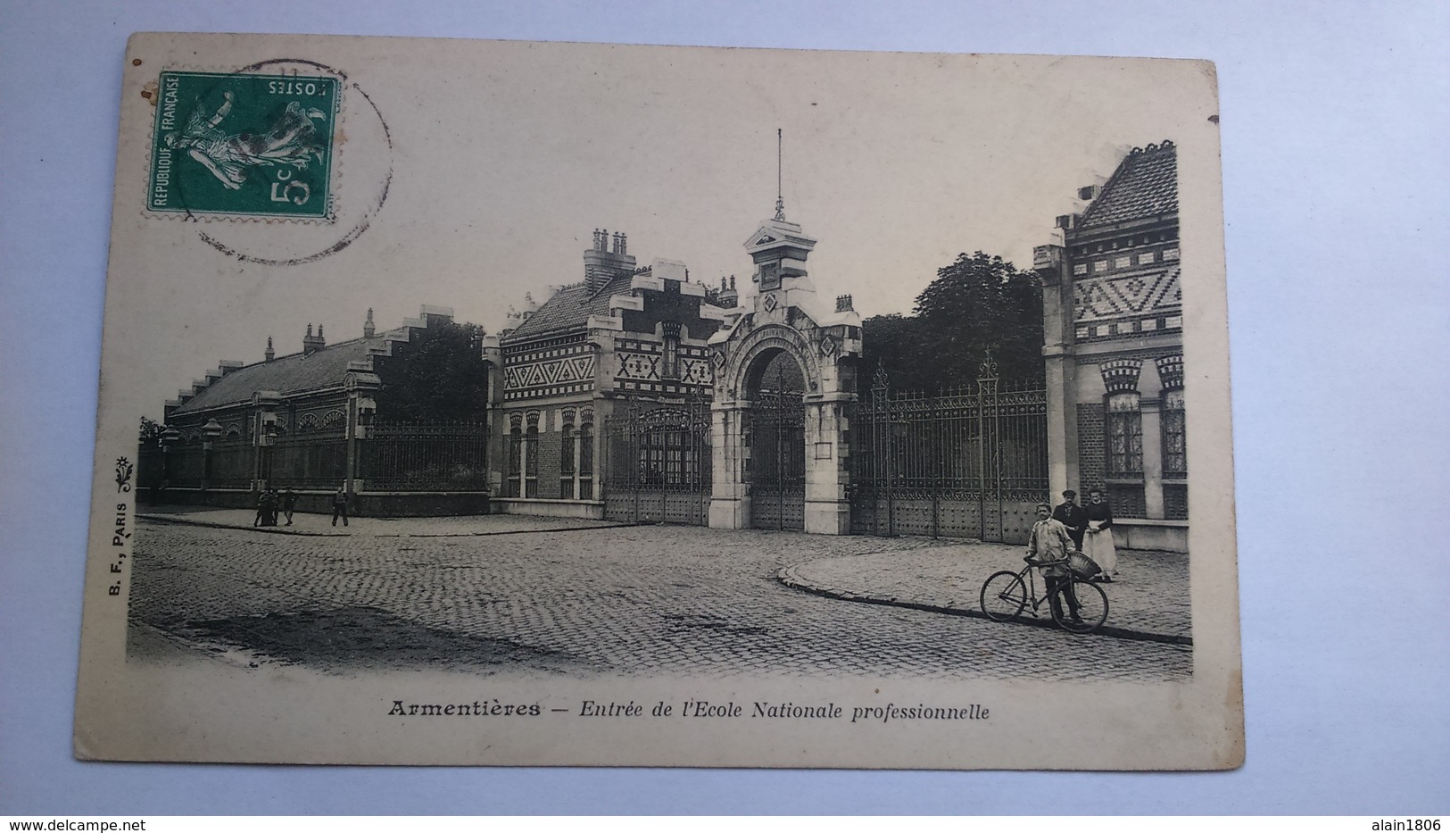 Carte Postale ( R2 ) Ancienne Armentiéres , Entrée De L école Nationale Professionnelle - Armentieres