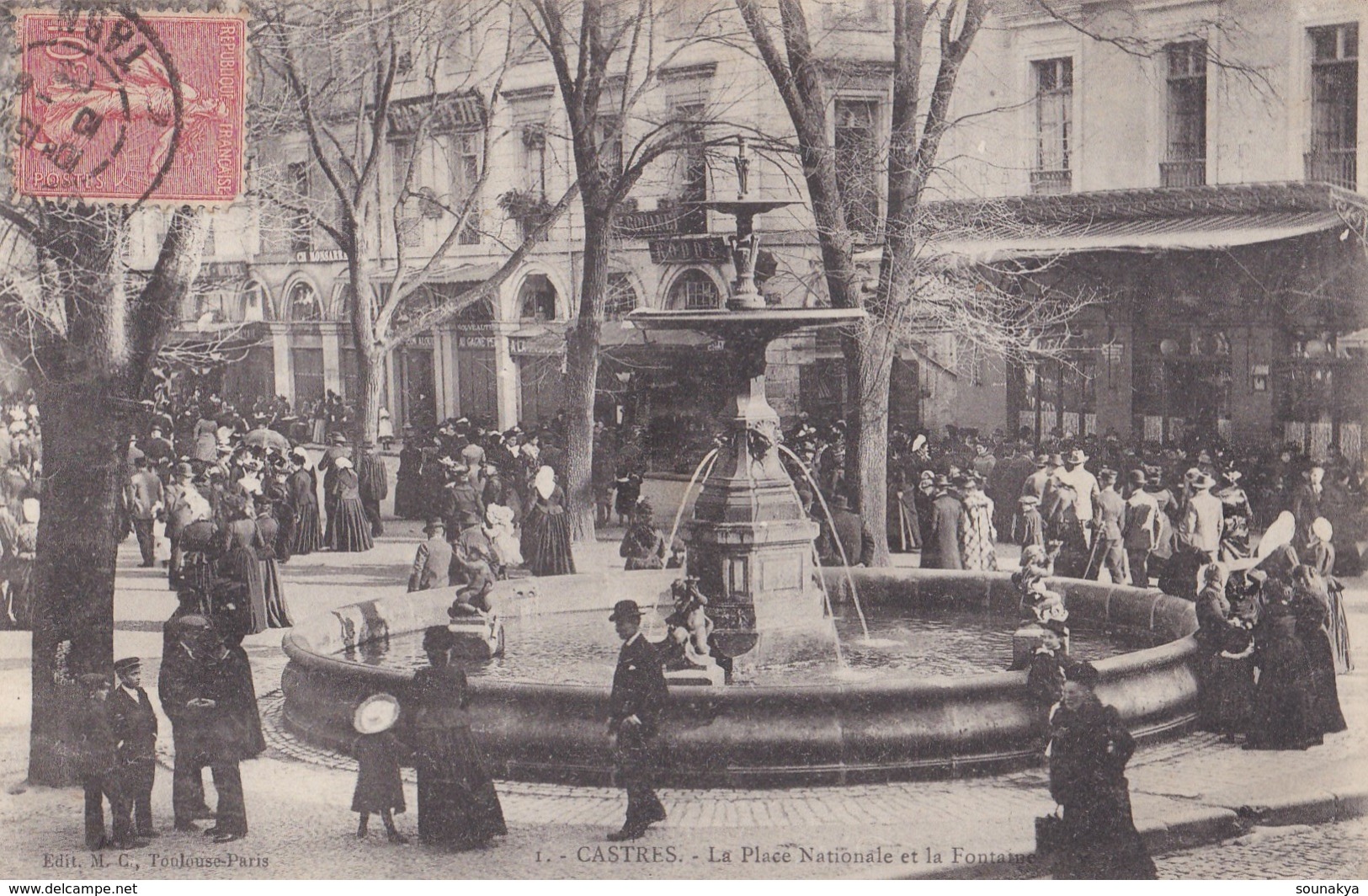 CASTRES // La Place Nationale Et La Fontaine - Castres