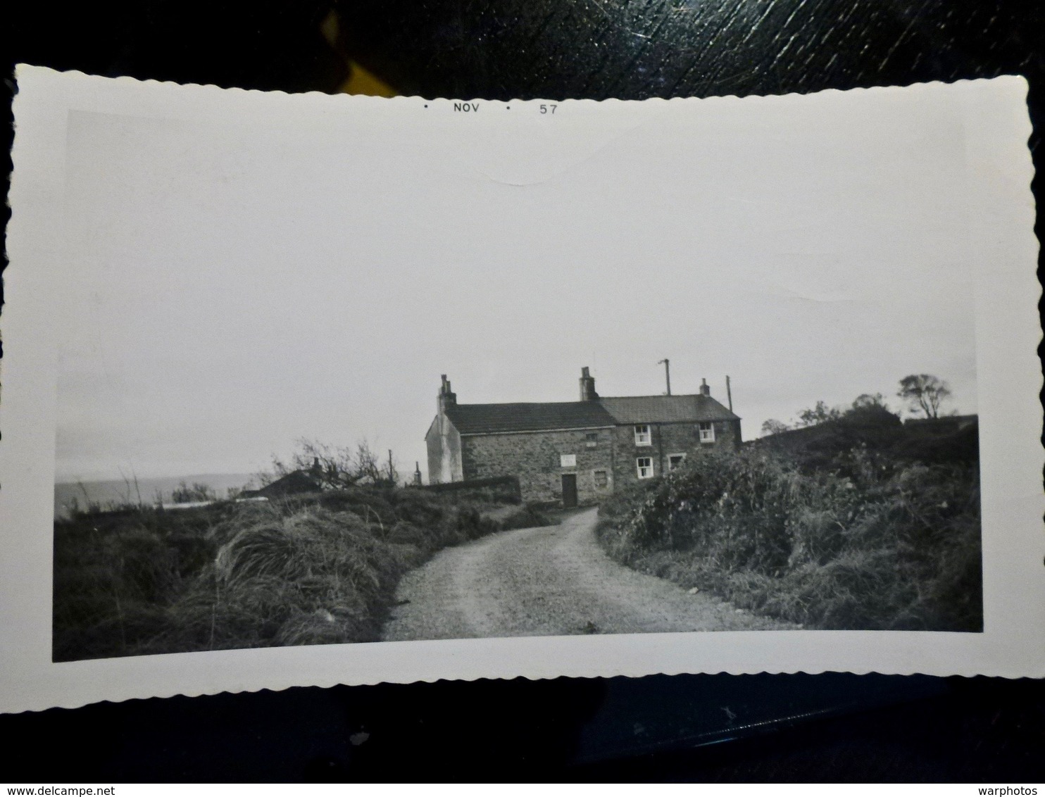 PHOTO ORIGINALE _ VINTAGE SNAPSHOT : MAISON VIEILLE De 300 ANS _ ROYAUME UNI _ 1957 - Places