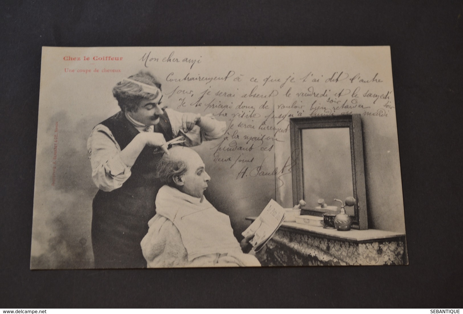 Carte Postale 1900 Chez Le Coiffeur Une Coupe De Cheveux - Humour