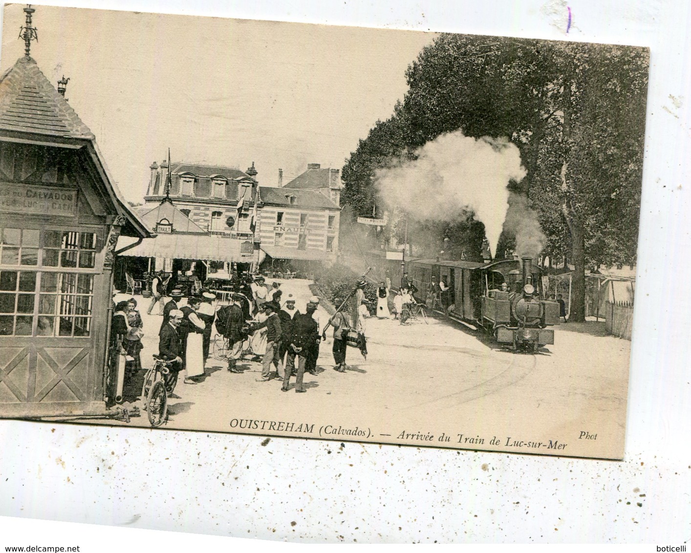 OUISTREHAM Arrivee Du Train - Ouistreham