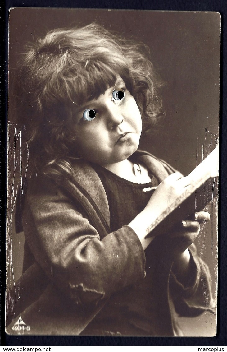 CP 5- RARE ENFANT AVEC YEUX EN VERRE  EN TRAIN D’ÉCRIRE-  CP-PHOTO DES ANNÉES 1920-30- TRES GROS PLAN- - Autres & Non Classés