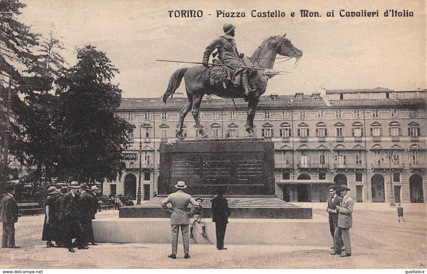 1001 "TORINO - PIAZZA CASTELLO E MON. AI CAVALIERI D'ITALIA" ANIMATA.  CART SPED 1925 - Lugares Y Plazas