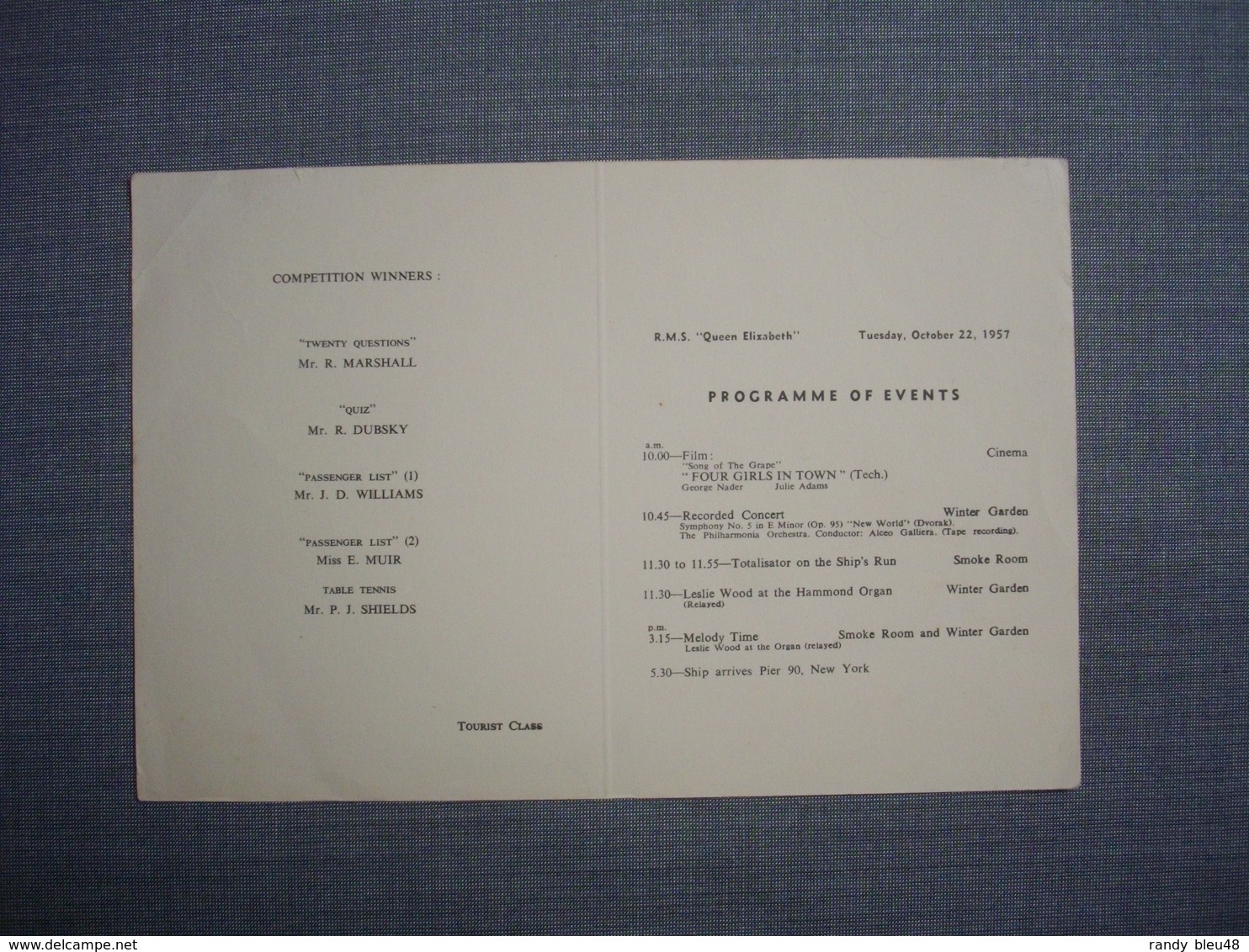 Programme Illustré Activités  Sur Le " QUEEN ELISABETH "  Du  22/10/1957 -  CUNARD  -  Bâteaux  -  Transport  - Cinéma - Programmi