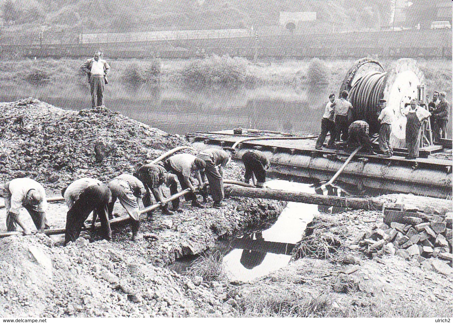 AK Monteure Verlegen Kabel Der Land- Und Seekabelwerke Zu Beginn Der 50er Jahre - Köln - Repro (40555) - Sonstige & Ohne Zuordnung