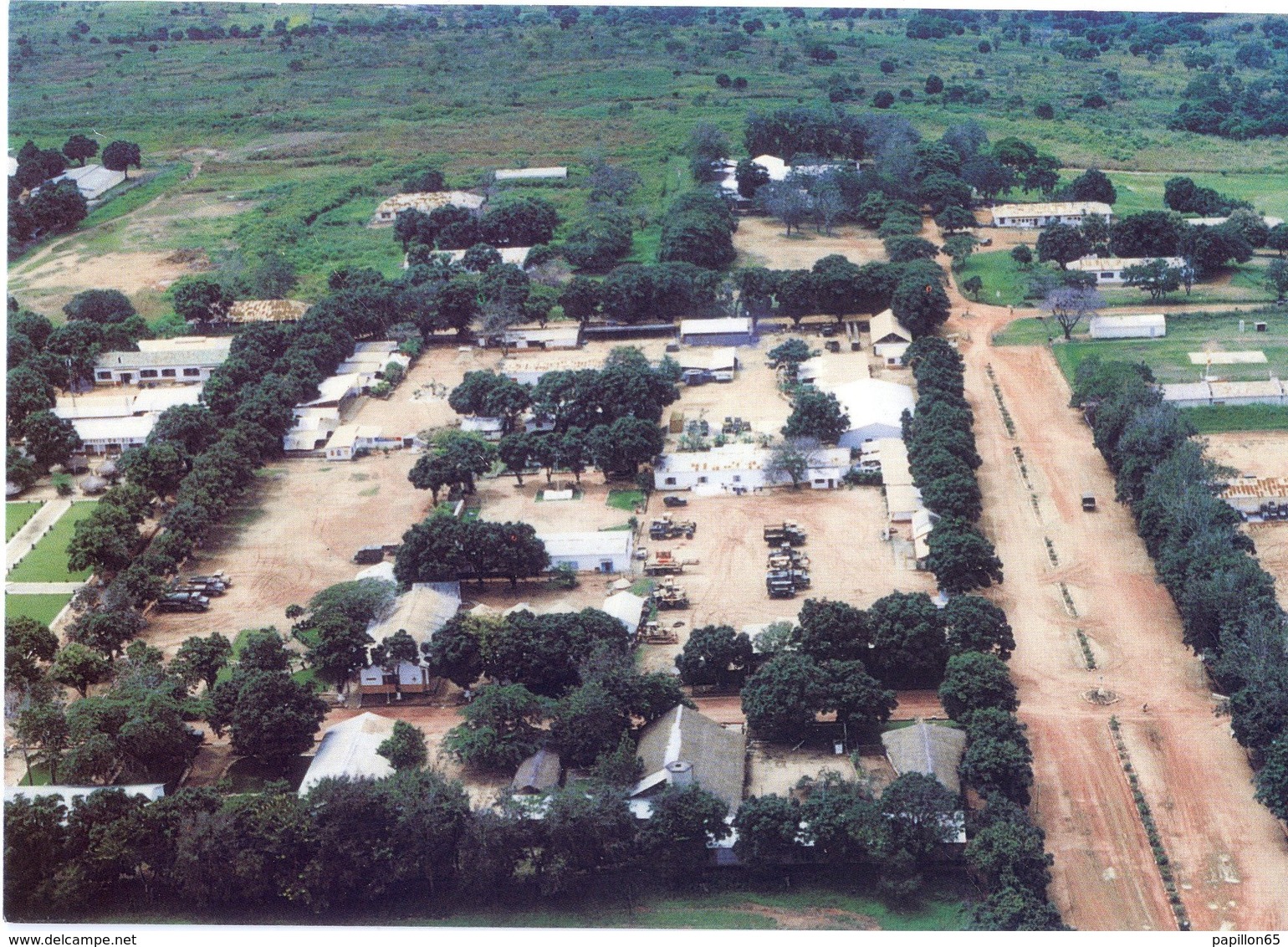 REPUPLIQUE CENTRE AFRICAINE  – BOUAR  ( R C A )  Le Camp LECLERC - Centraal-Afrikaanse Republiek