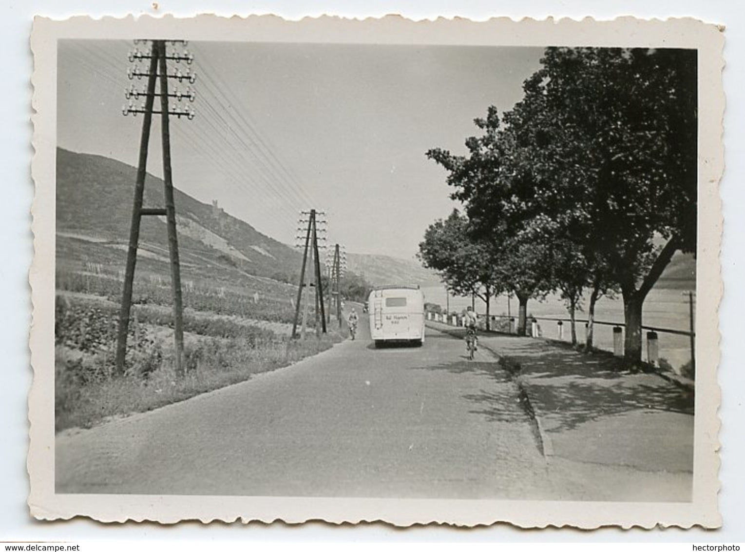 Route Road Camping Car Bus ? Vacances Holidays été Summer Perspective - Personnes Anonymes