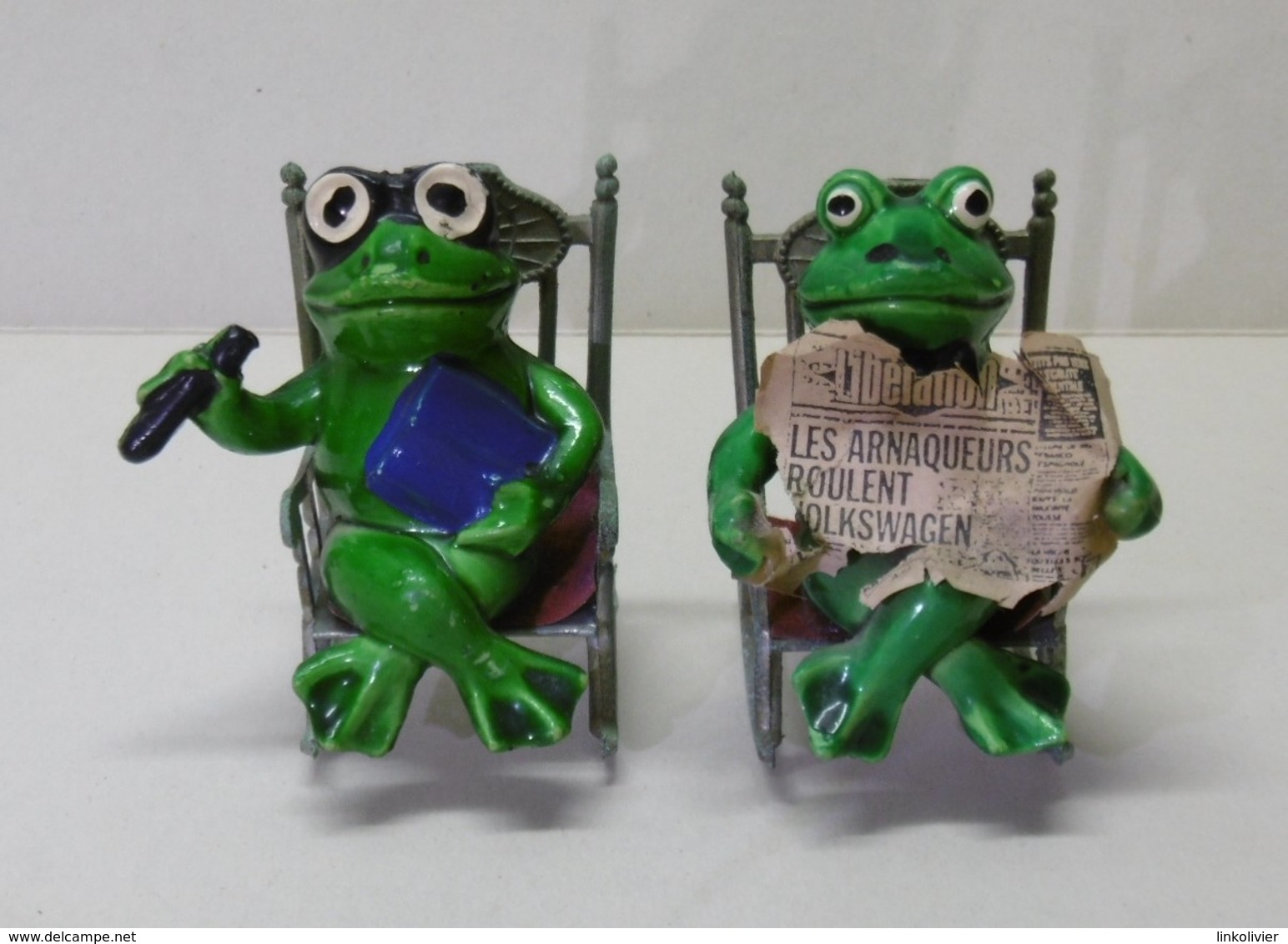 2 GRENOUILLES Assises Sur Rocking-chair - Bibelot Animaux Grenouille - Animali