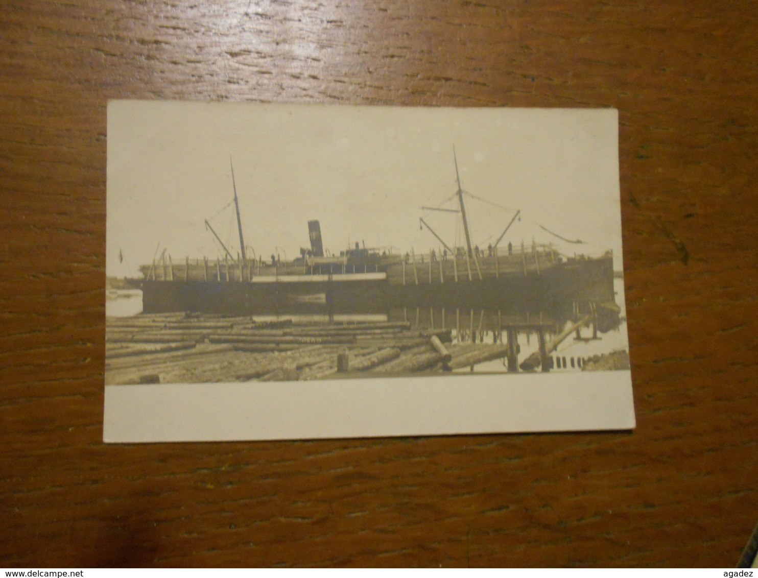 CPA   Photo D'un Bateau Chargé  De Bois Et Bois Sur La Rivière Bon état - Commerce