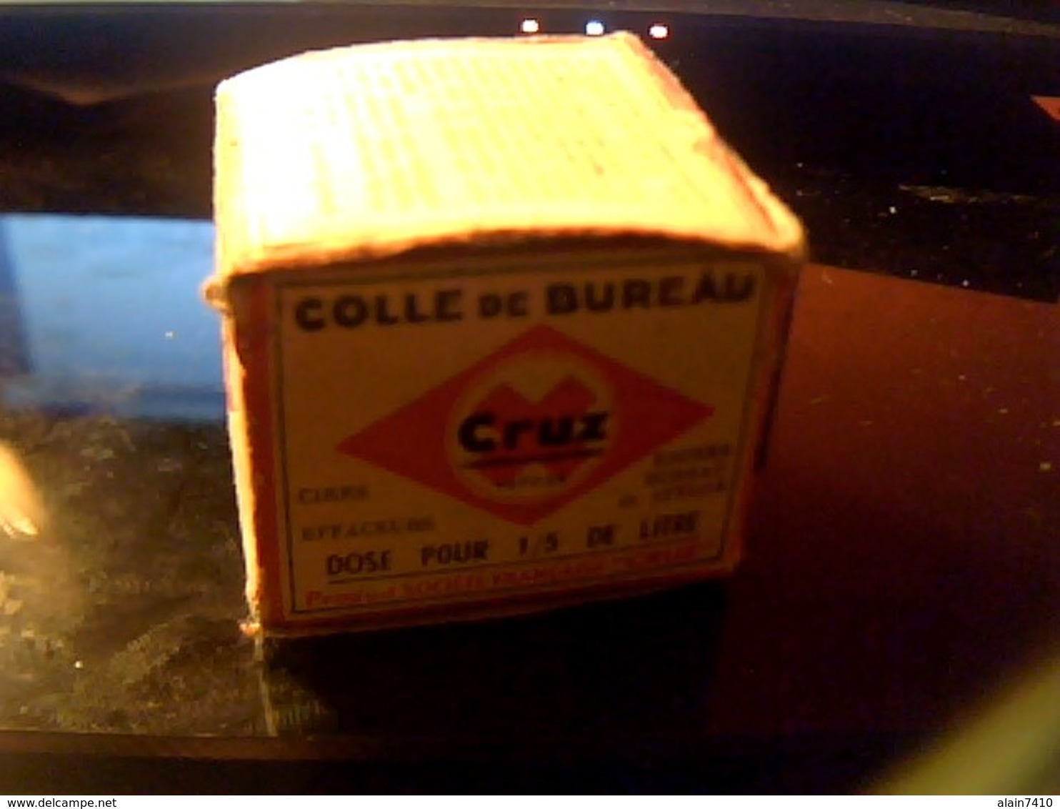 boite  en carton publicitaire vide  colle de bureau cruz