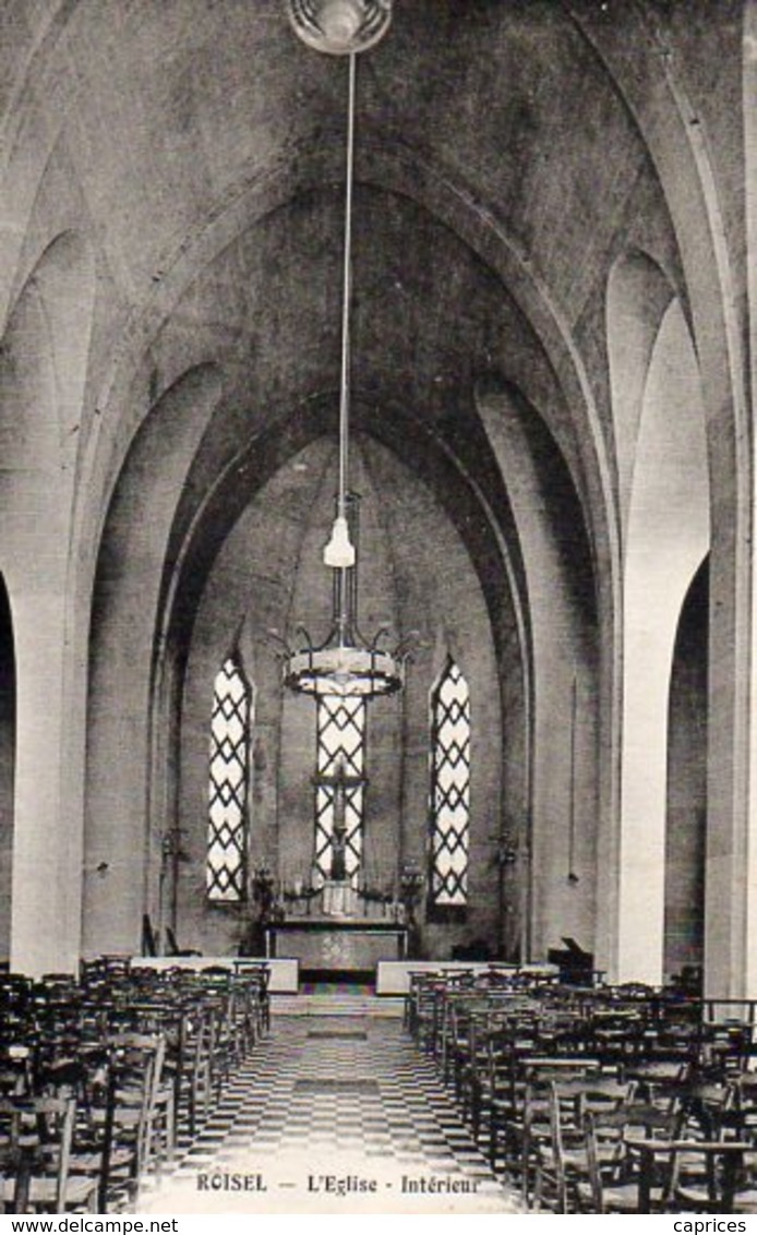 ROISEL  L'église Intérieur - Roisel