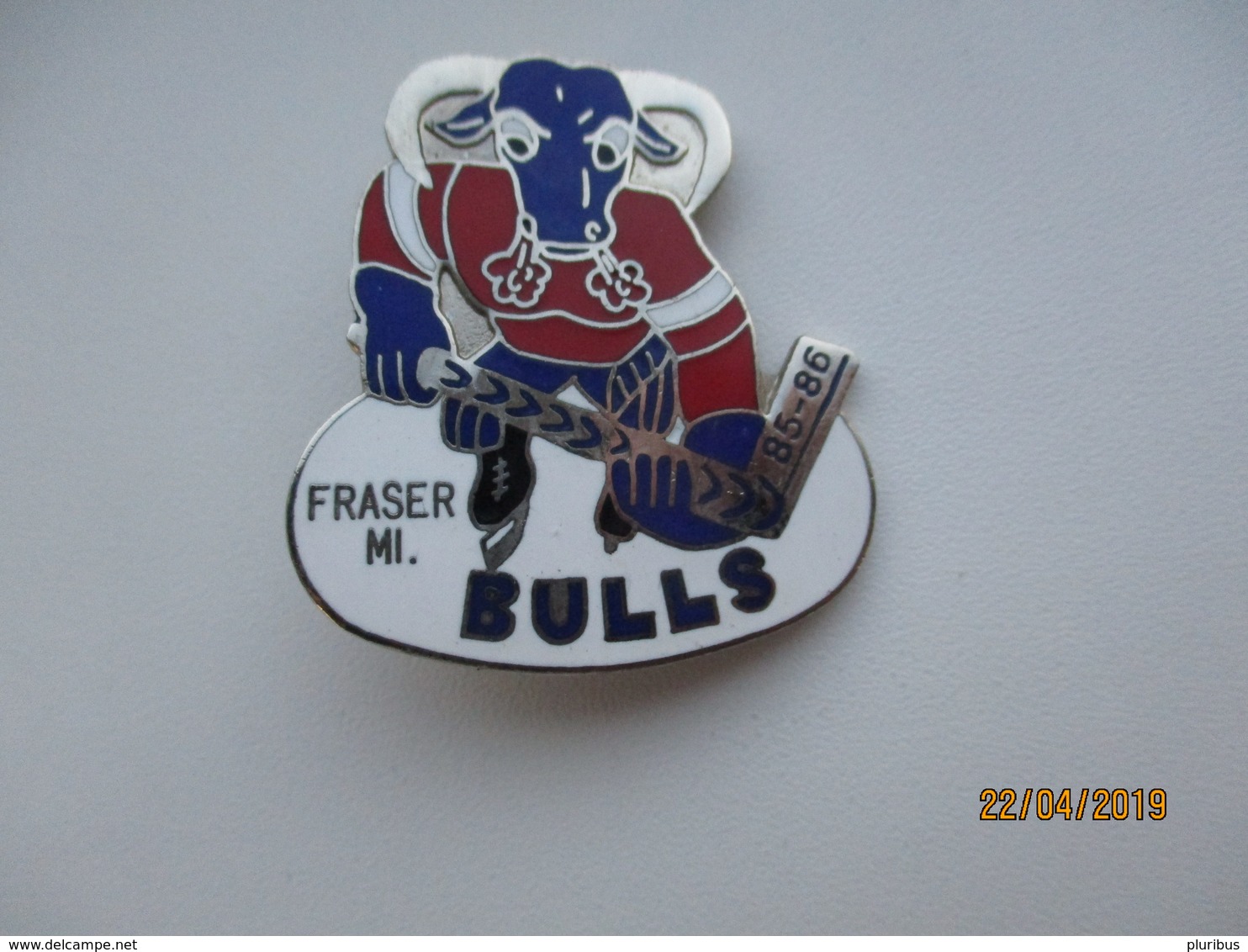 ICE HOCKEY BULLS , FRASER , MI , USA BADGE , 0 - Wintersport