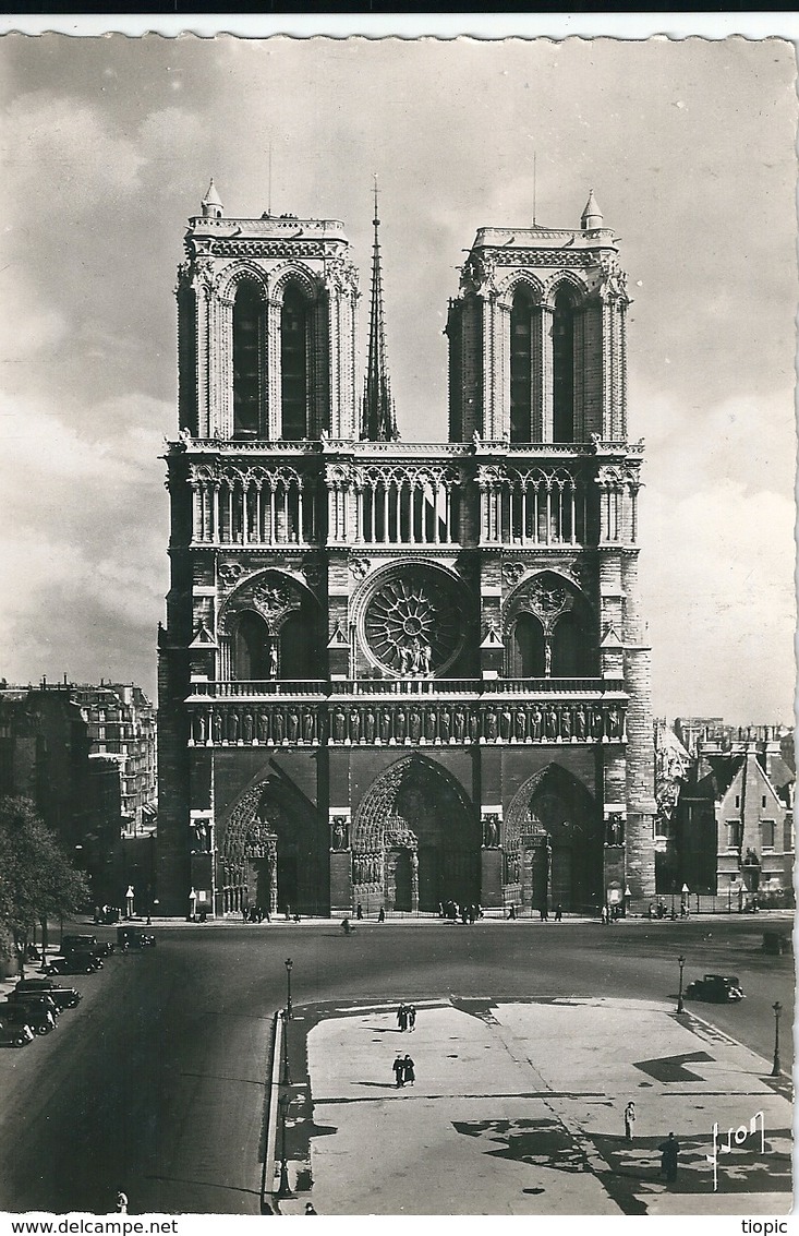 2  CPsm ,dentelée N Et B  De   NOTRE -- DAME  De  PARIS   Avant L'incendie Du 15.04.2019 - Notre Dame Von Paris