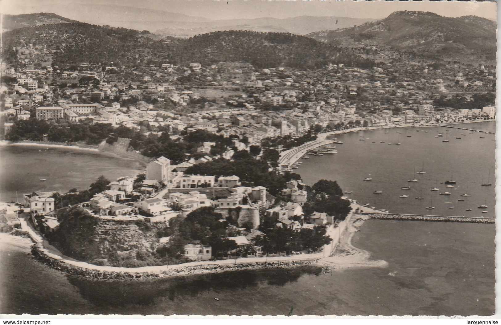 83 - BANDOL - Vue Aérienne Sur Le Port Et La Plage - Bandol