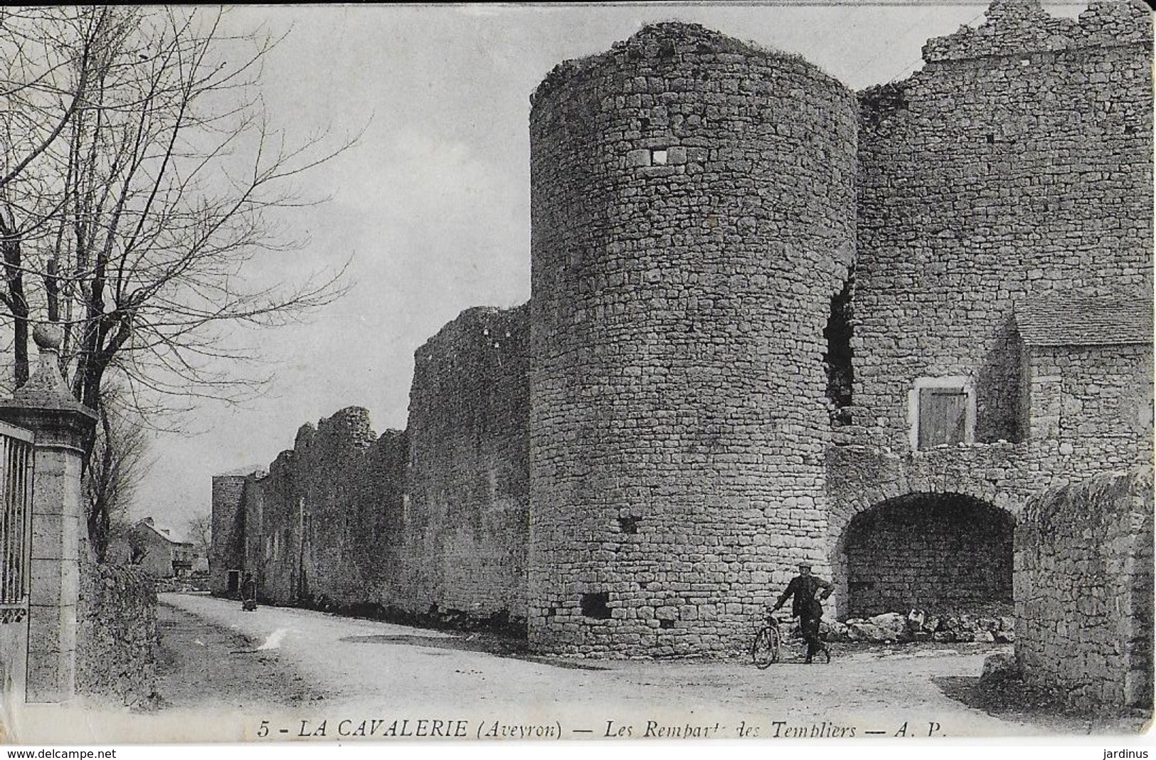 LA CAVALERIE ( Aveyron)- Les Remparts De La Couvertoirade Bâtis Par Les Templiers - La Cavalerie