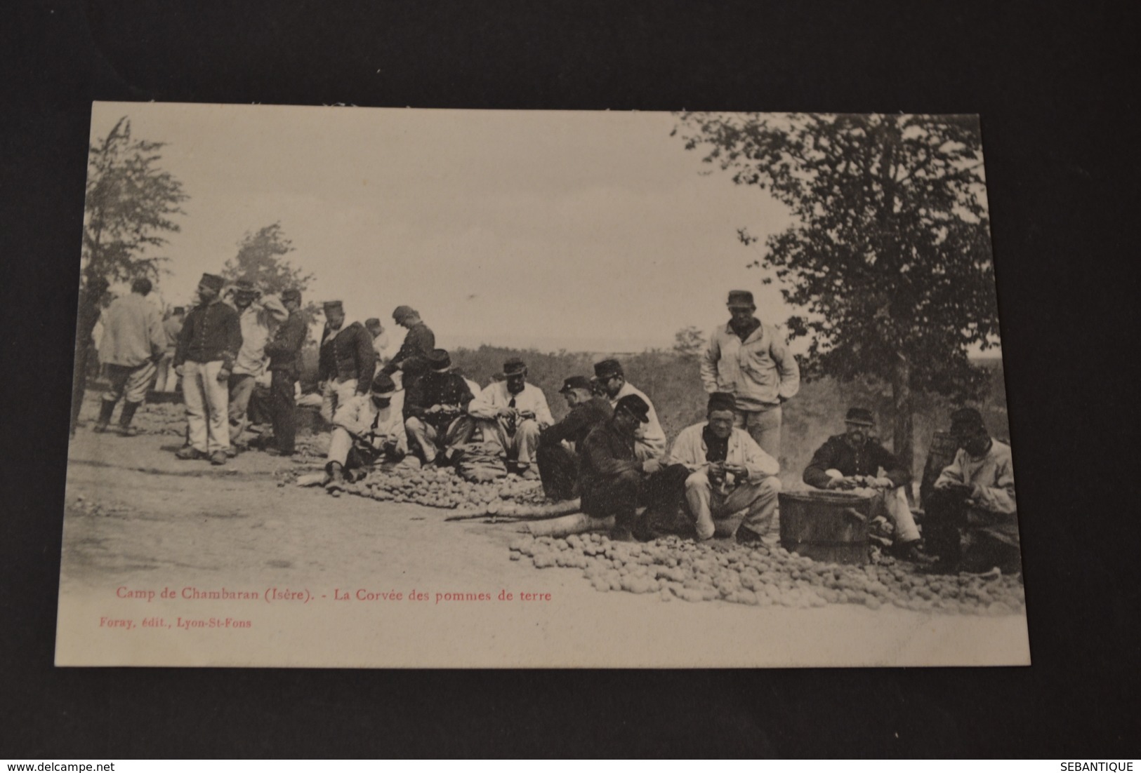 Carte Postale 1910 Camp De Chambaran (38) La Corvée De Pommes De Terre - Manoeuvres