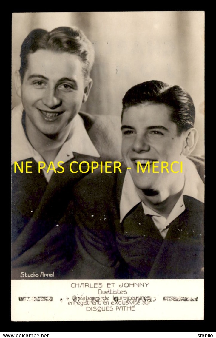 CHARLES TRENET ET JOHNNY HESS - STUDIO ARNAL - DISQUES PATHE - FORMAT 9 X 14 CM - Célébrités