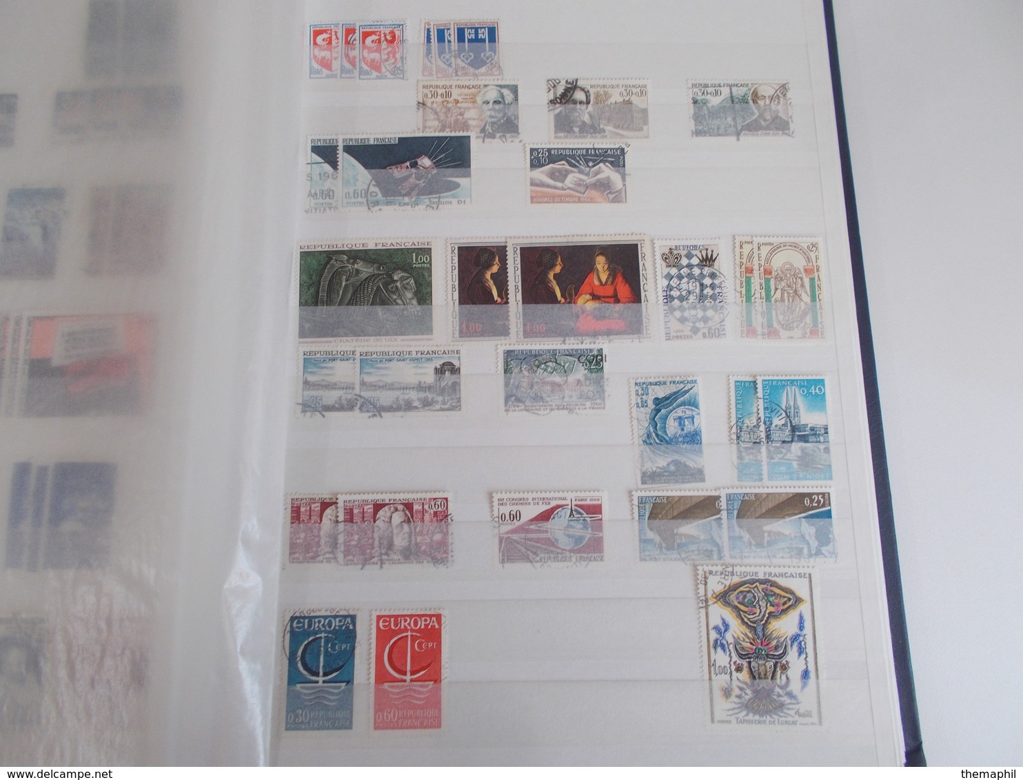 lot n° 572  FRANCE un classeur de timbres obl.  quelques neufs