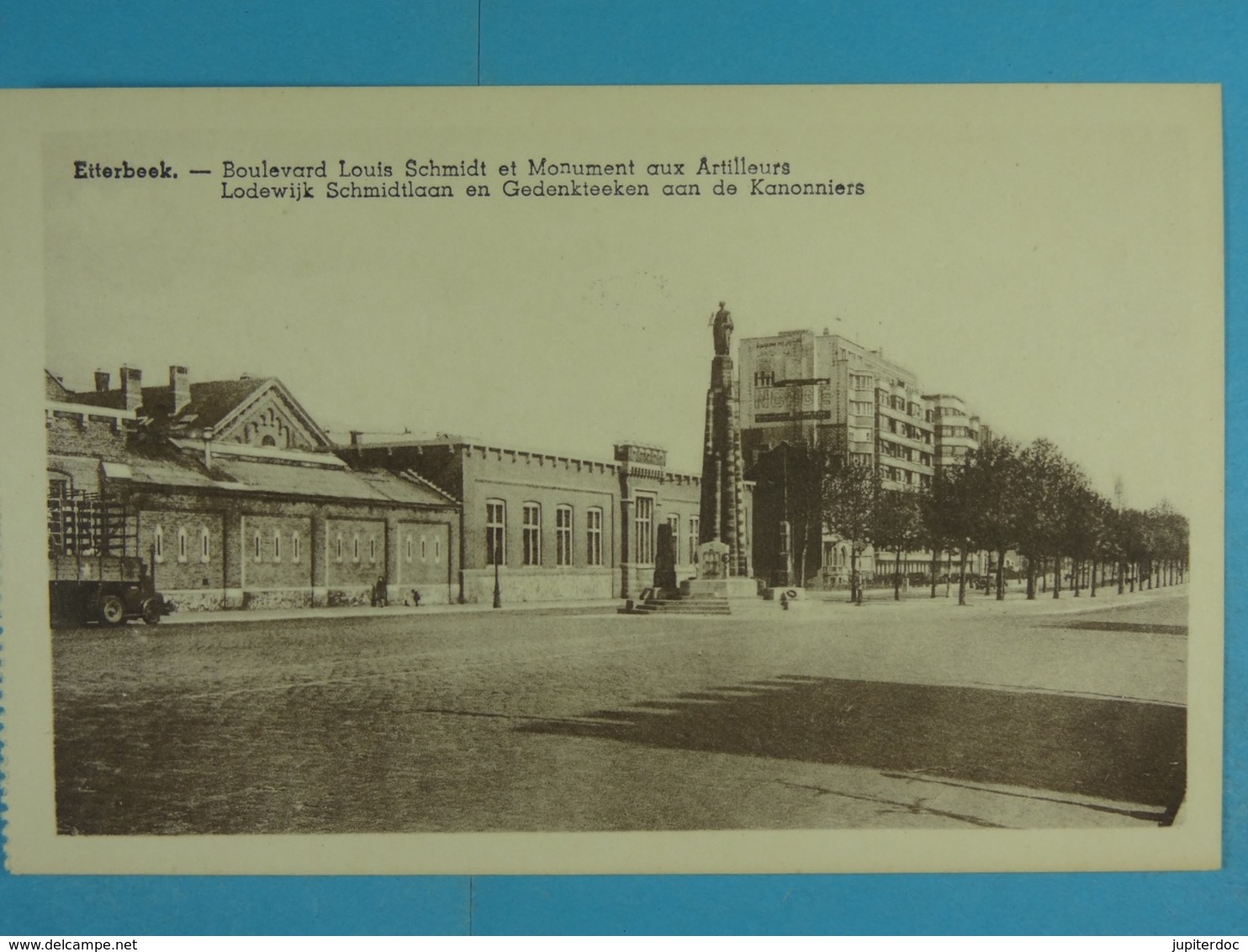 Etterbeek Boulevard Louis Schmidt Et Monument Aux Artilleurs - Etterbeek