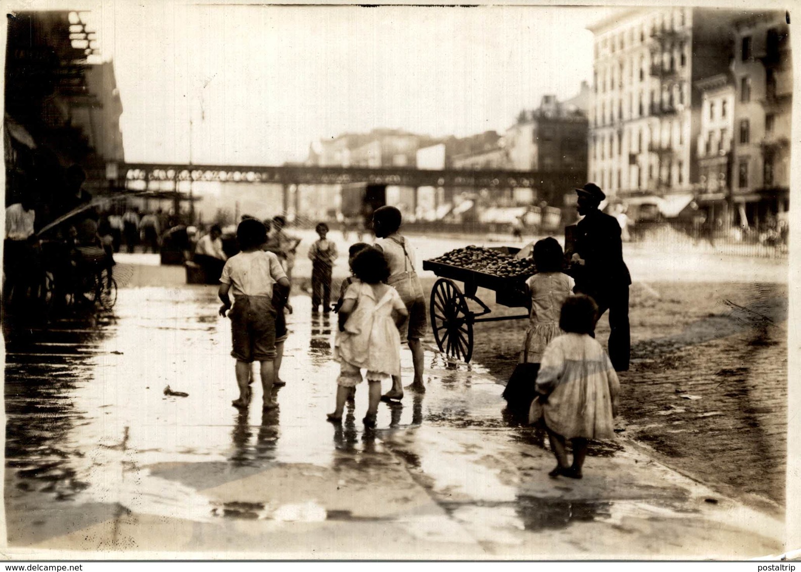 CHILDREN  POSSIBLY LONDON LONDRES  DURING WW1  NIÑOS KIDS   Fonds Victor FORBIN (1864-1947) - Otros & Sin Clasificación