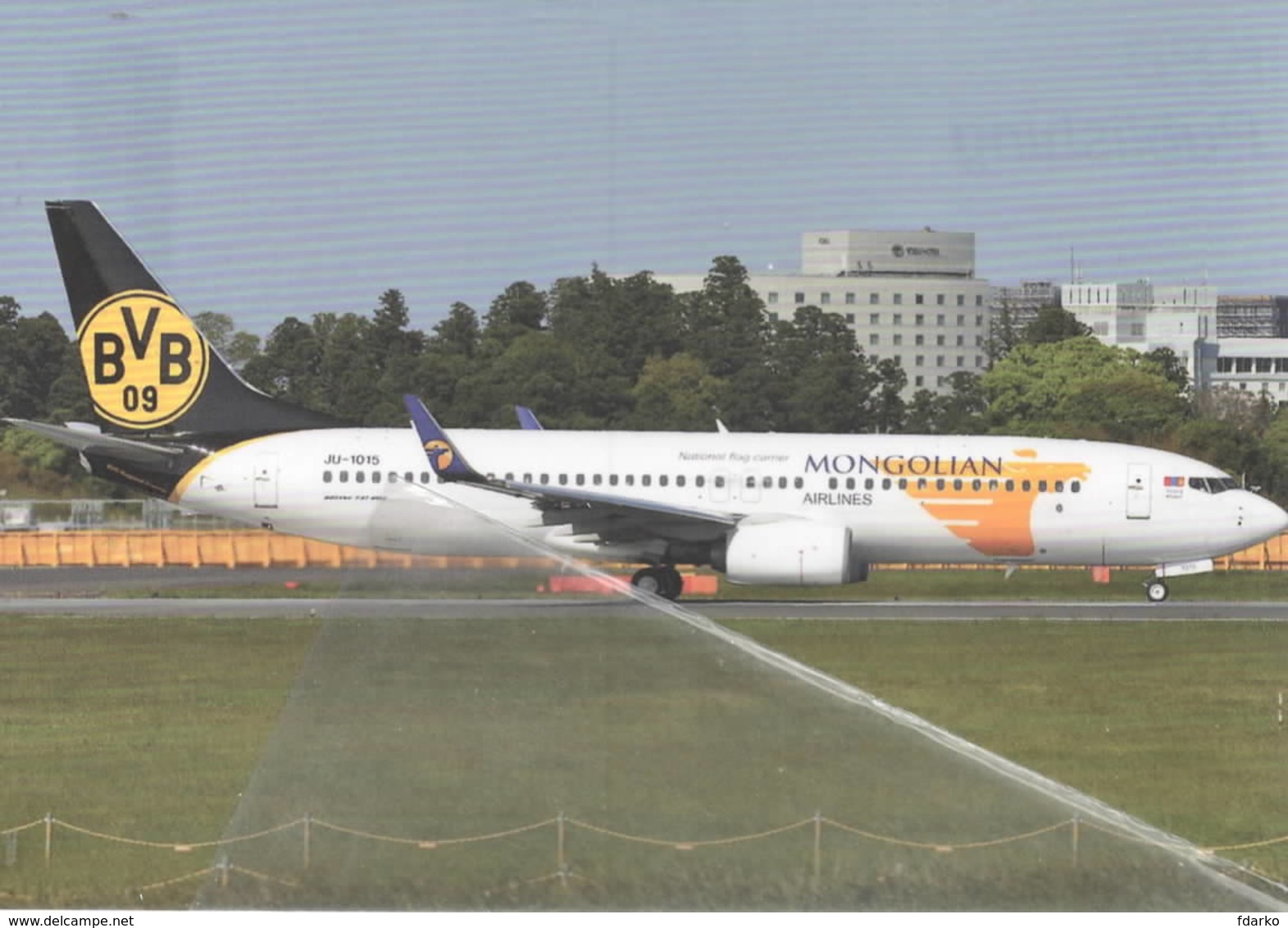 Mongolian Airlines BVB  B737-800W  JU-1015 At Narita, Tokyo - Ballspielverein Borussia 09 Dortmund - 1946-....: Era Moderna