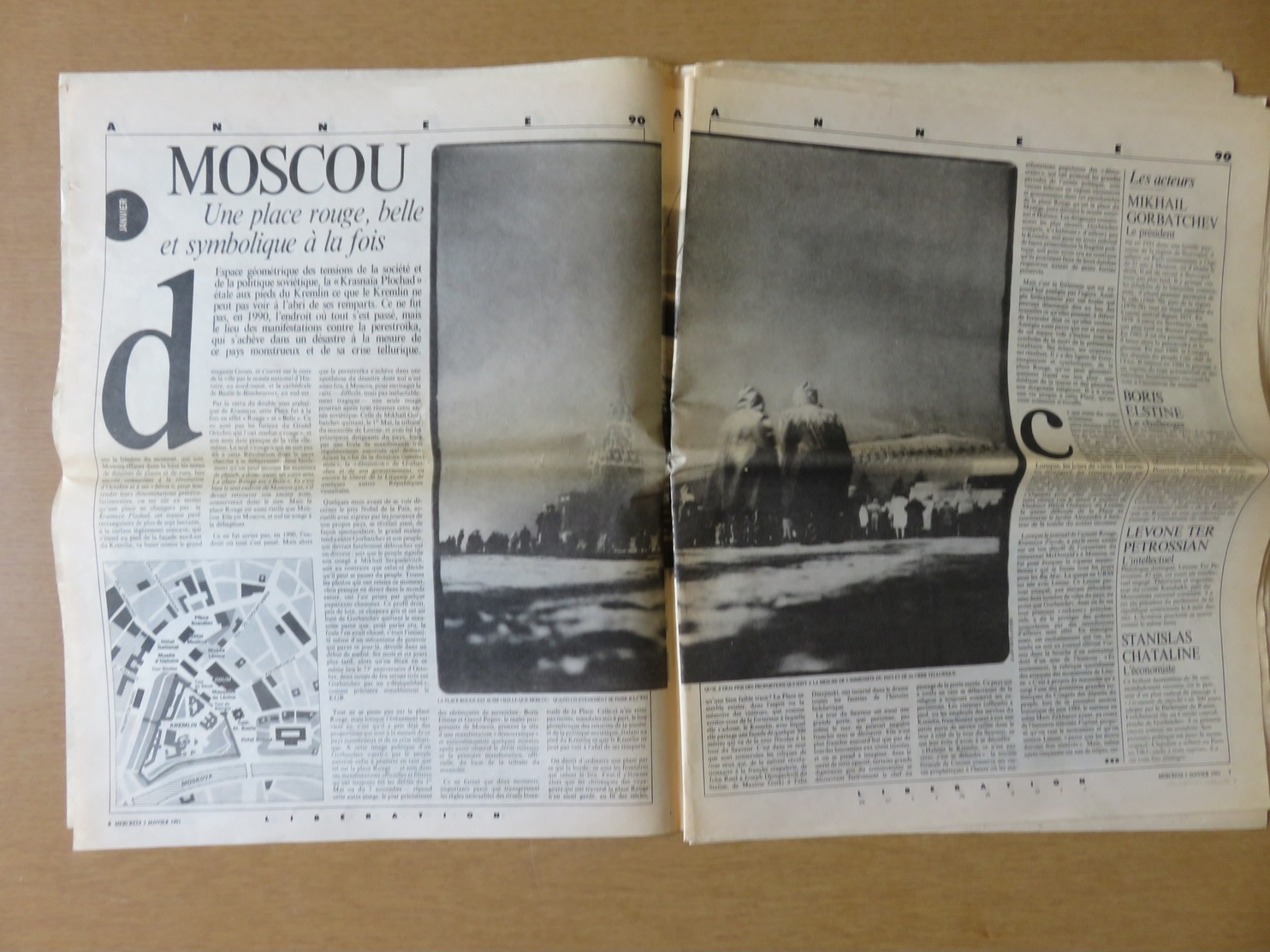 Journal Libération 2 Janvier 1991 - Douze Scènes D'un Monde En Désordre Le Communisme Moribond, Son Empire évanoui, Le - 1950 à Nos Jours