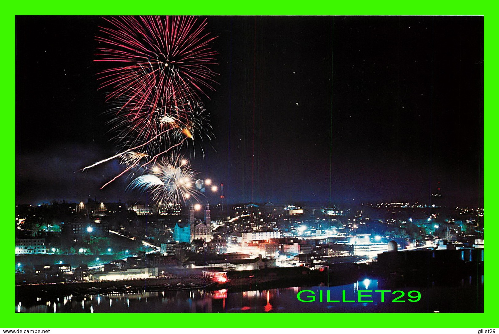 CHICOUTIMI, QUÉBEC - VUE DE LA VILLE AVEC UN FEU D'ARTIFICE -  ÉDITÉE PAR ELLEFSEN - - Chicoutimi