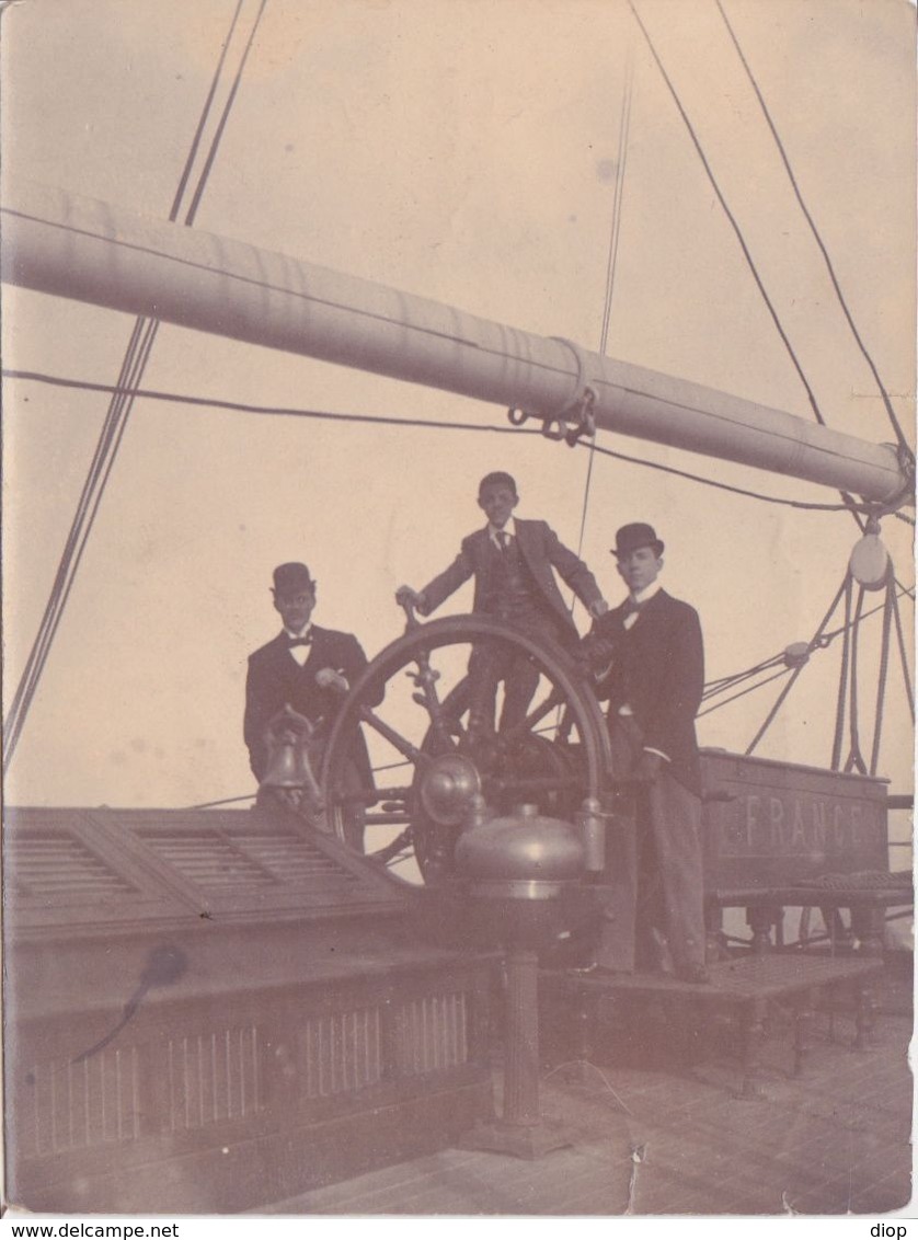 Photographie Anonyme Vintage Snapshot Homme Man Bateau Boat Voilier - Bateaux