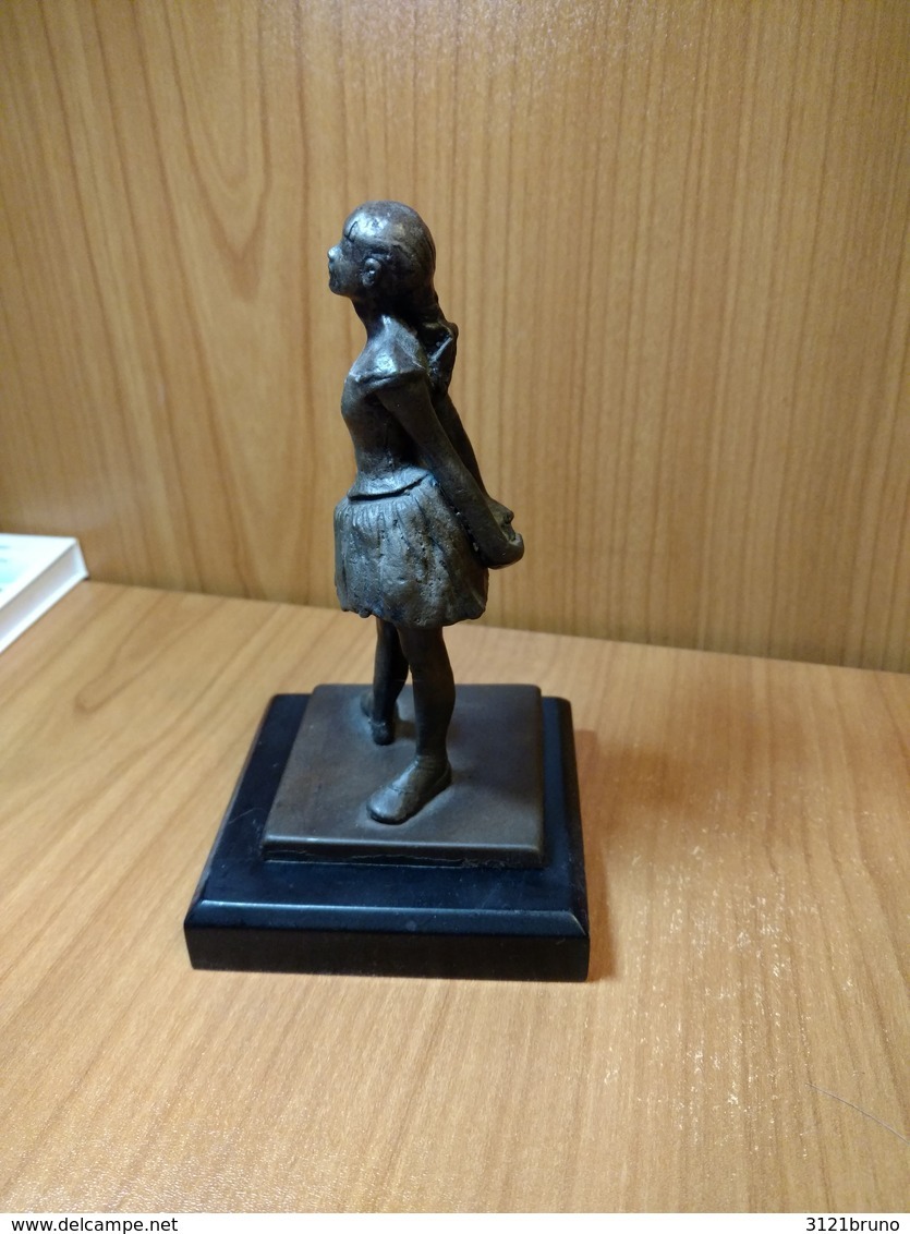 Sculpture En Bronze La Petite Danseuse De DEGAS , Hauteur Environ:15 Cm Sur 9 Cm Avec Socle,cadeau Original De Valeur - Bronzes