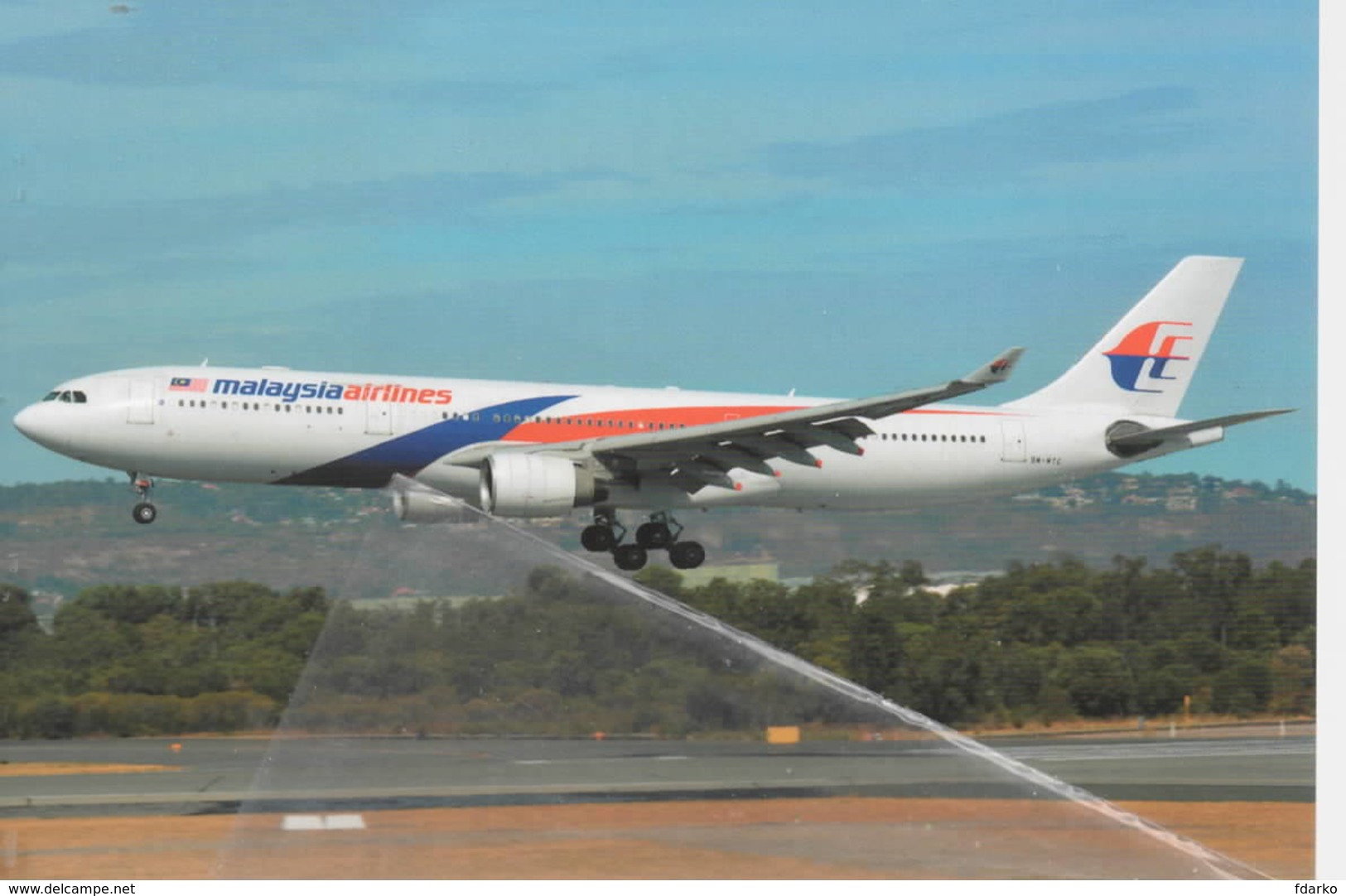 Malaysia Airlines Airbus A330 At Pert International Aitport - Western Australia - 1946-....: Ere Moderne