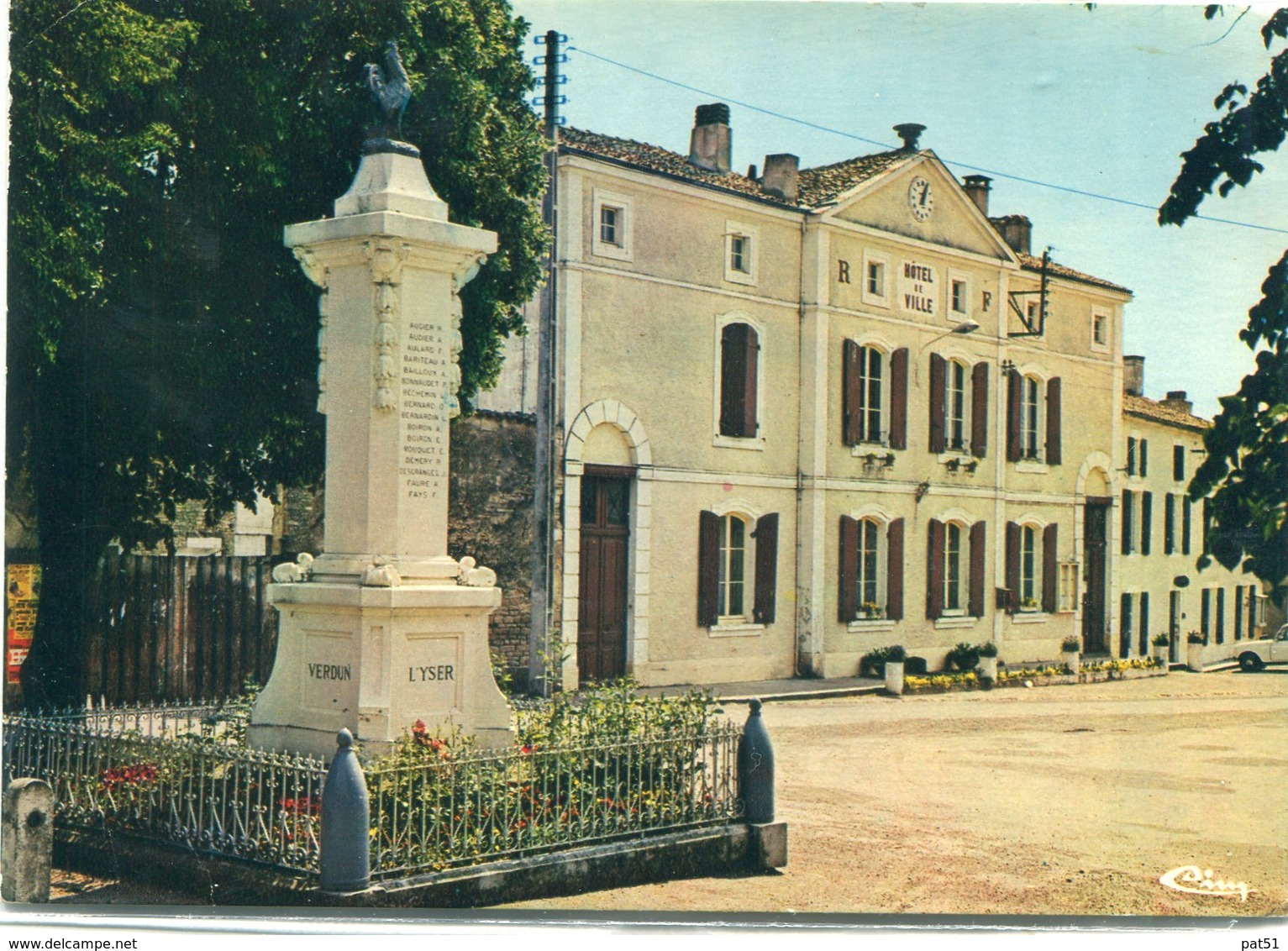 16 - Villefagnan : La Mairie - Villefagnan