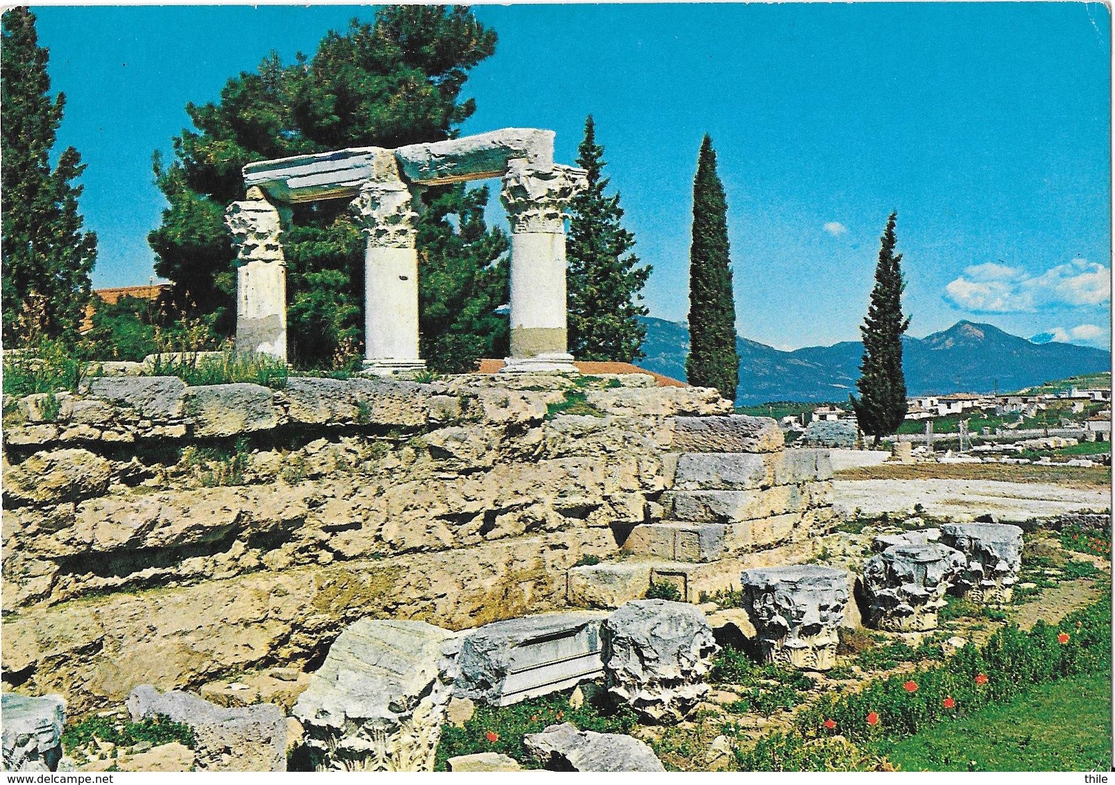 Ancienne Corinthe - Les Ruines D'un Temple Antique - Grèce