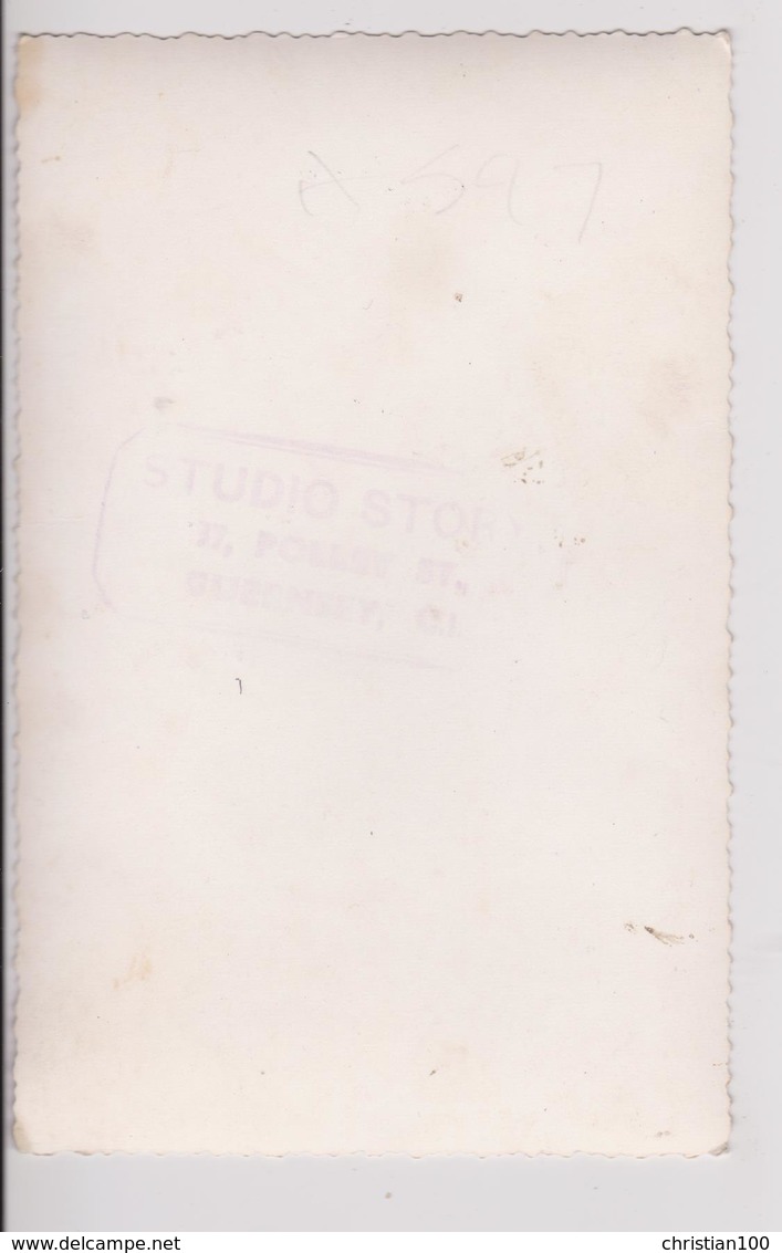 CARTE PHOTO OU PHOTO : STUDIO STORY 37 POLLET STREET GUERNSEY ( GUERNESEY ) - MAGASIN MARCEL ? - GARCONS - 3 SCANS - - Guernsey