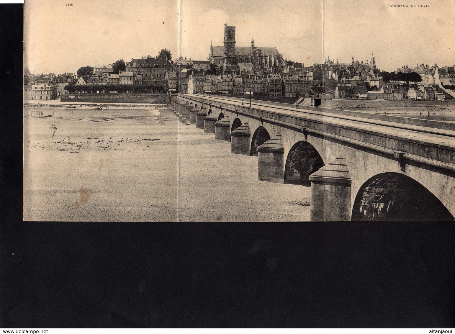 NEVERS - 210(2)  1 - Carte Panorama. (Tryptique). - Nevers