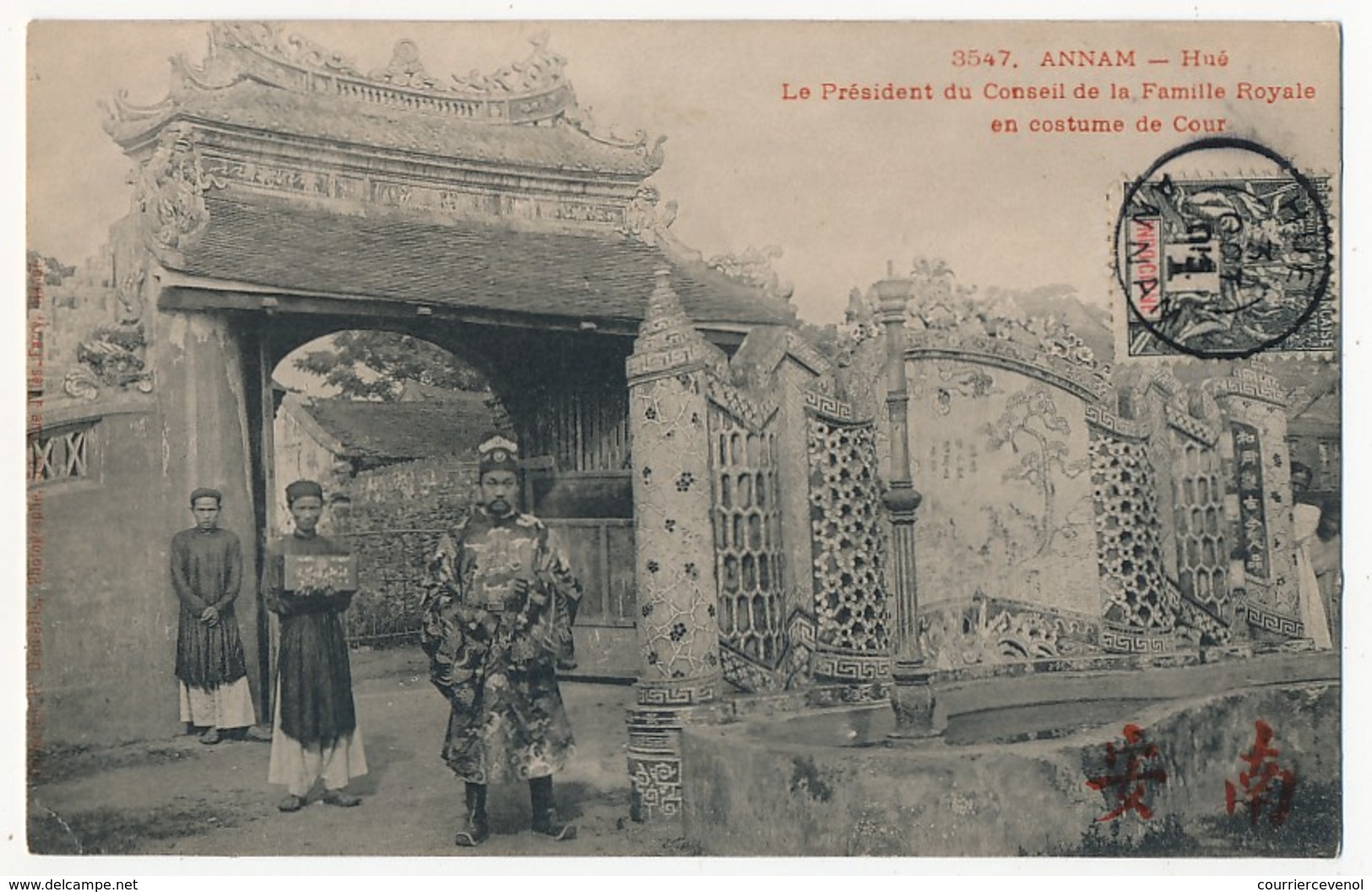 INDOCHINE - CPA - ANNAM - HUE - Le Président Du Conseil De La Famille Royale En Costume De Cour - 1901 - Vietnam