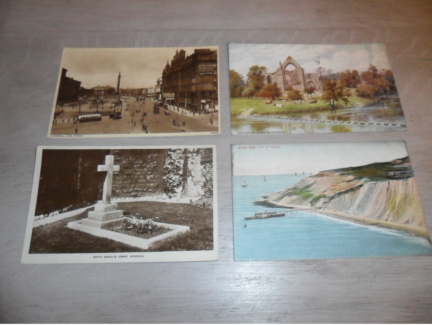 Lot de 60 cartes postales d' Angleterre  England       Lot van 60 postkaarten van Engeland  - 60 scans