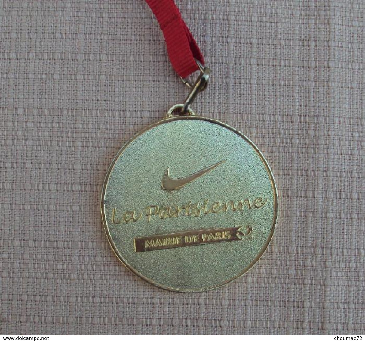 002, Médaille Sport Marathon La Parisienne 2011, Course à Pied, Mairie De Paris - Autres & Non Classés