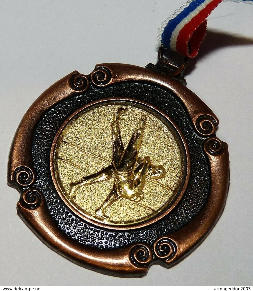 BELLE MEDAILLE  Art Martial JUDO 4.3 CM - Artes Marciales