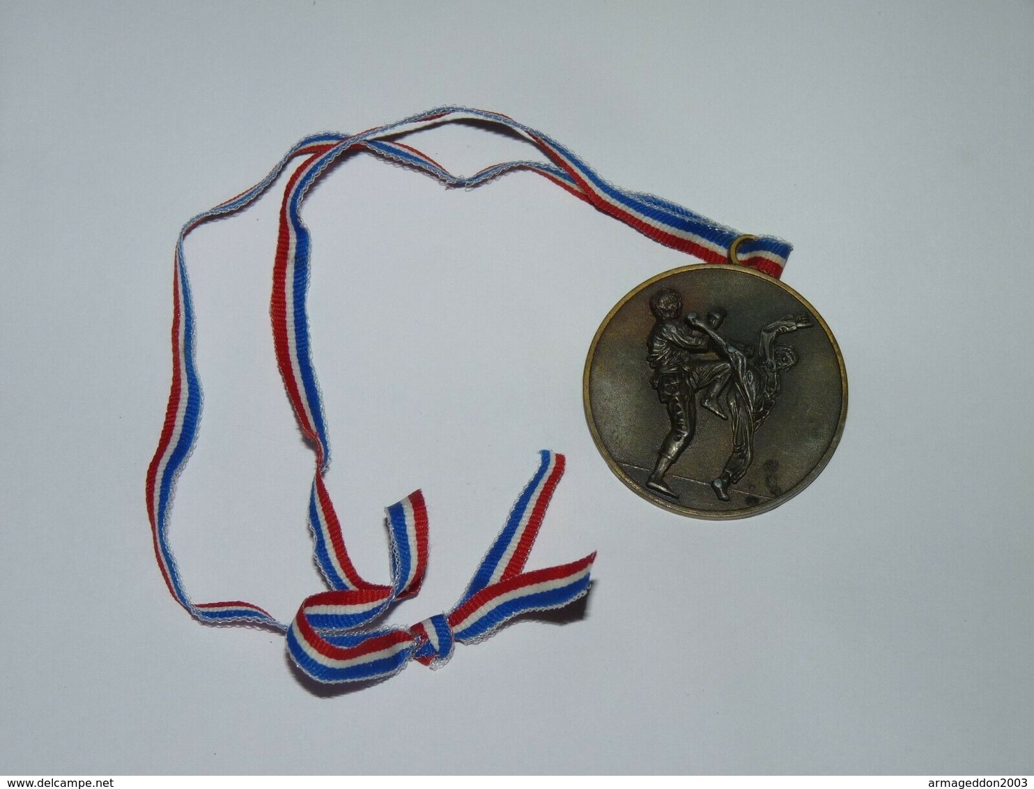 BELLE GROSSE MEDAILLE Art Martial KARATE F.F. KAMA Coupe Du SAMOURAI 5 CM - Kampfsport