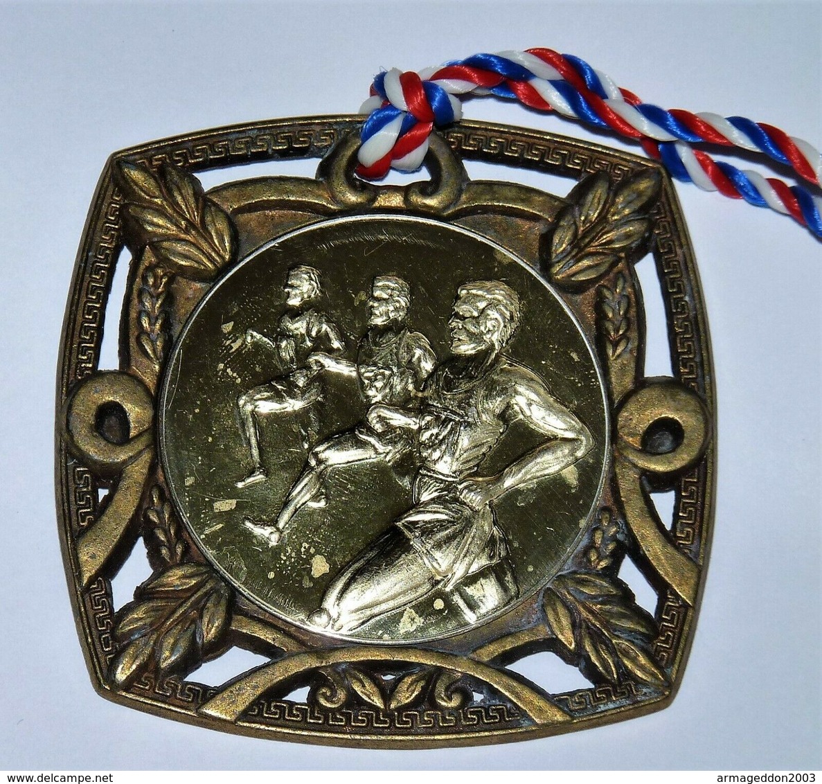 BELLE GROSSE MEDAILLE MARATHON 7.2 X 7.2 CM - Athlétisme