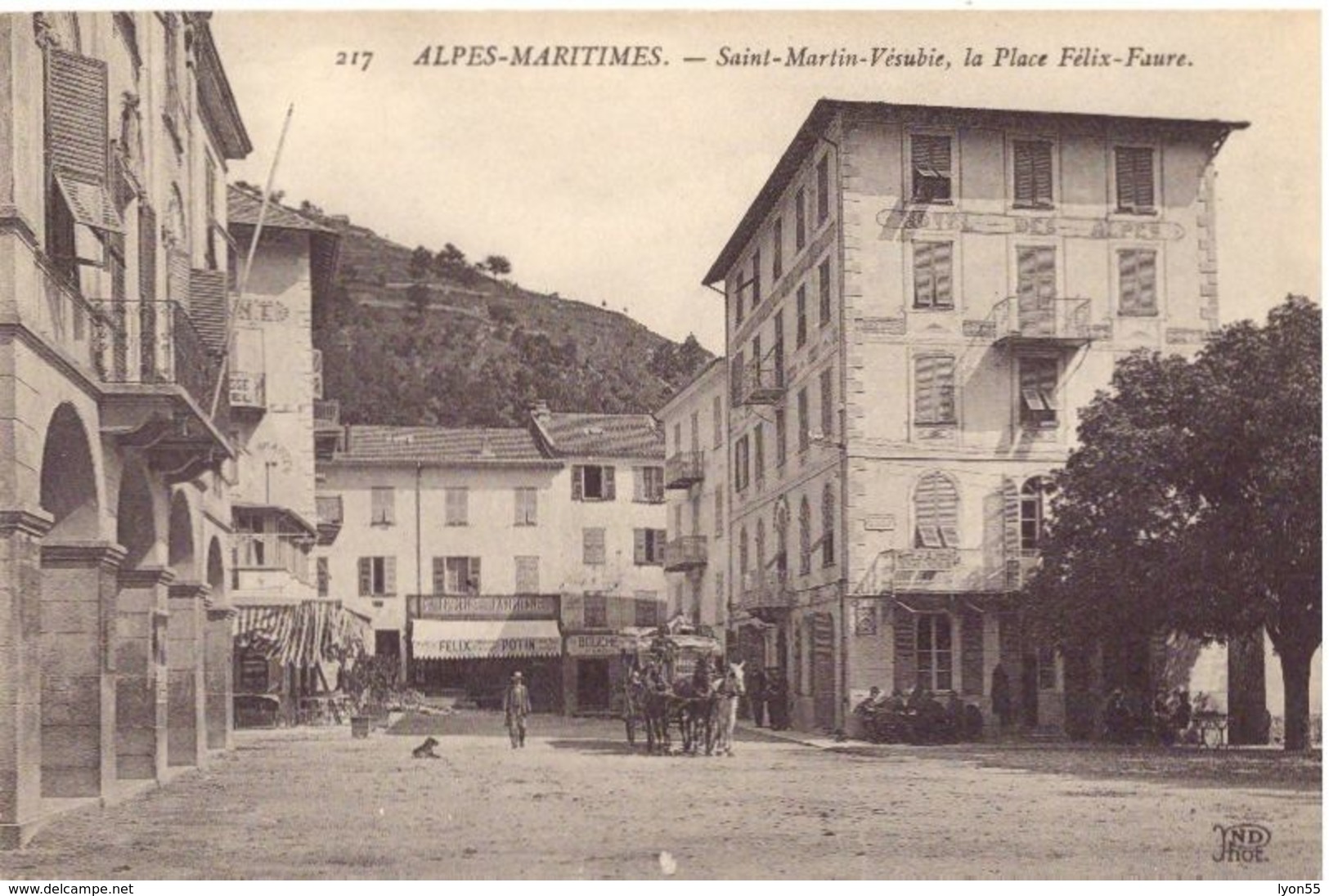 Saint Martin Vésubie La Place Félix Faure - Saint-Martin-Vésubie