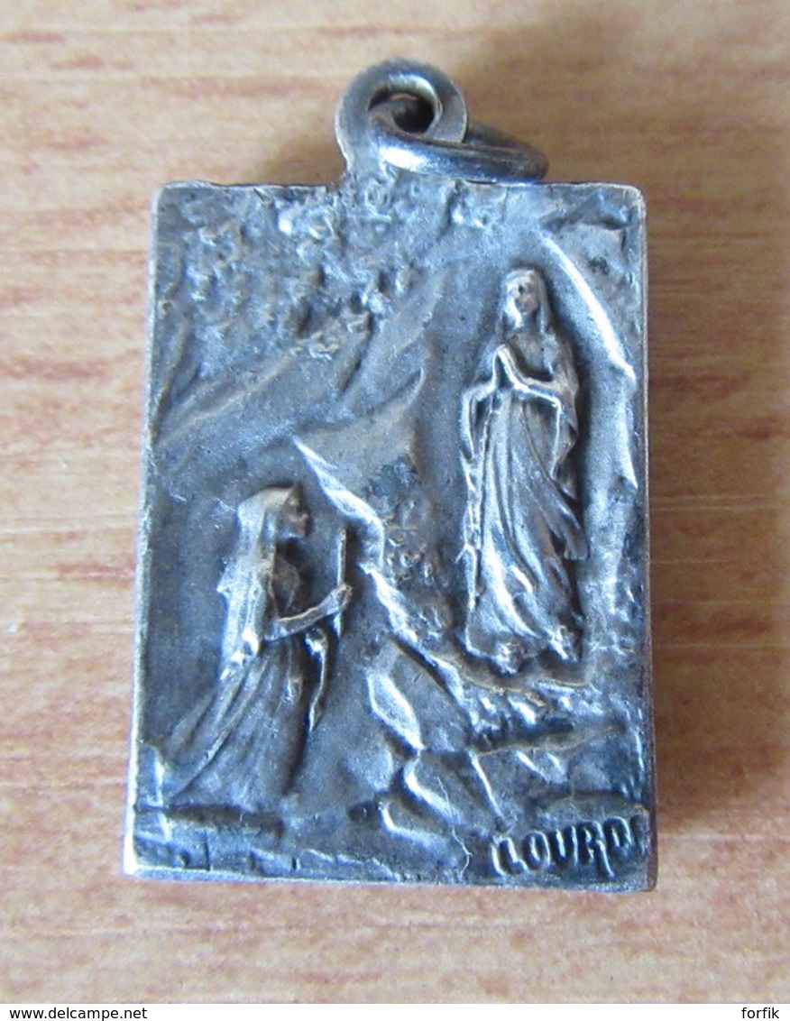 Médaille Lourdes VIRGO VIRGINUM - 23 X 16 Mm - 5,5 Grammes - Religión & Esoterismo