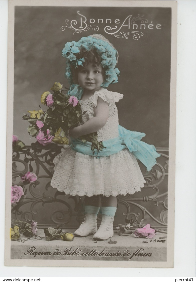 ENFANTS - LITTLE GIRL - MAEDCHEN - Jolie Carte Fantaisie Portrait Fillette Avec Fleurs - Portraits