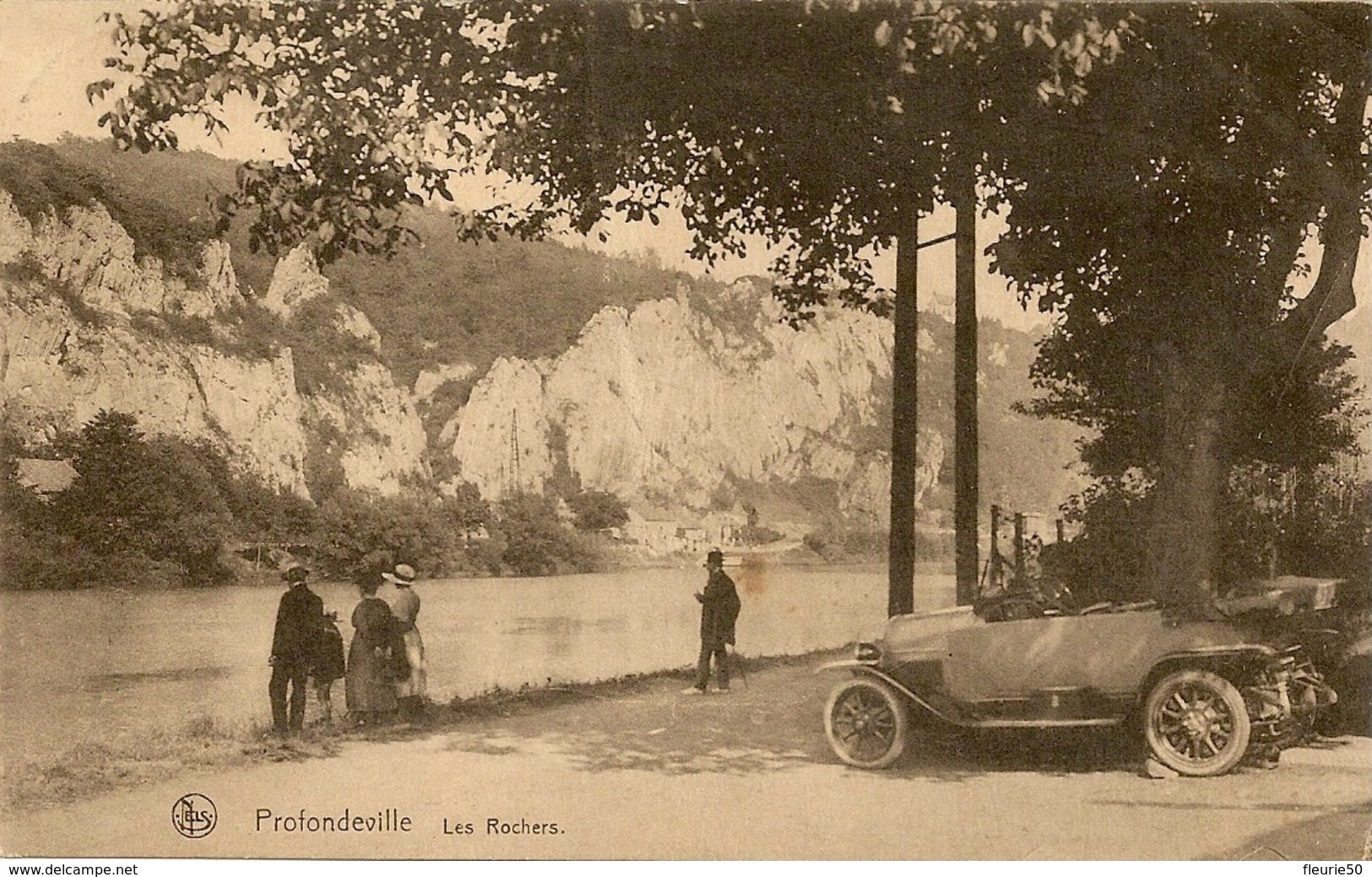 PROFONDEVILLE  -  Les Rochers. Animée, Oldtimer. - Profondeville